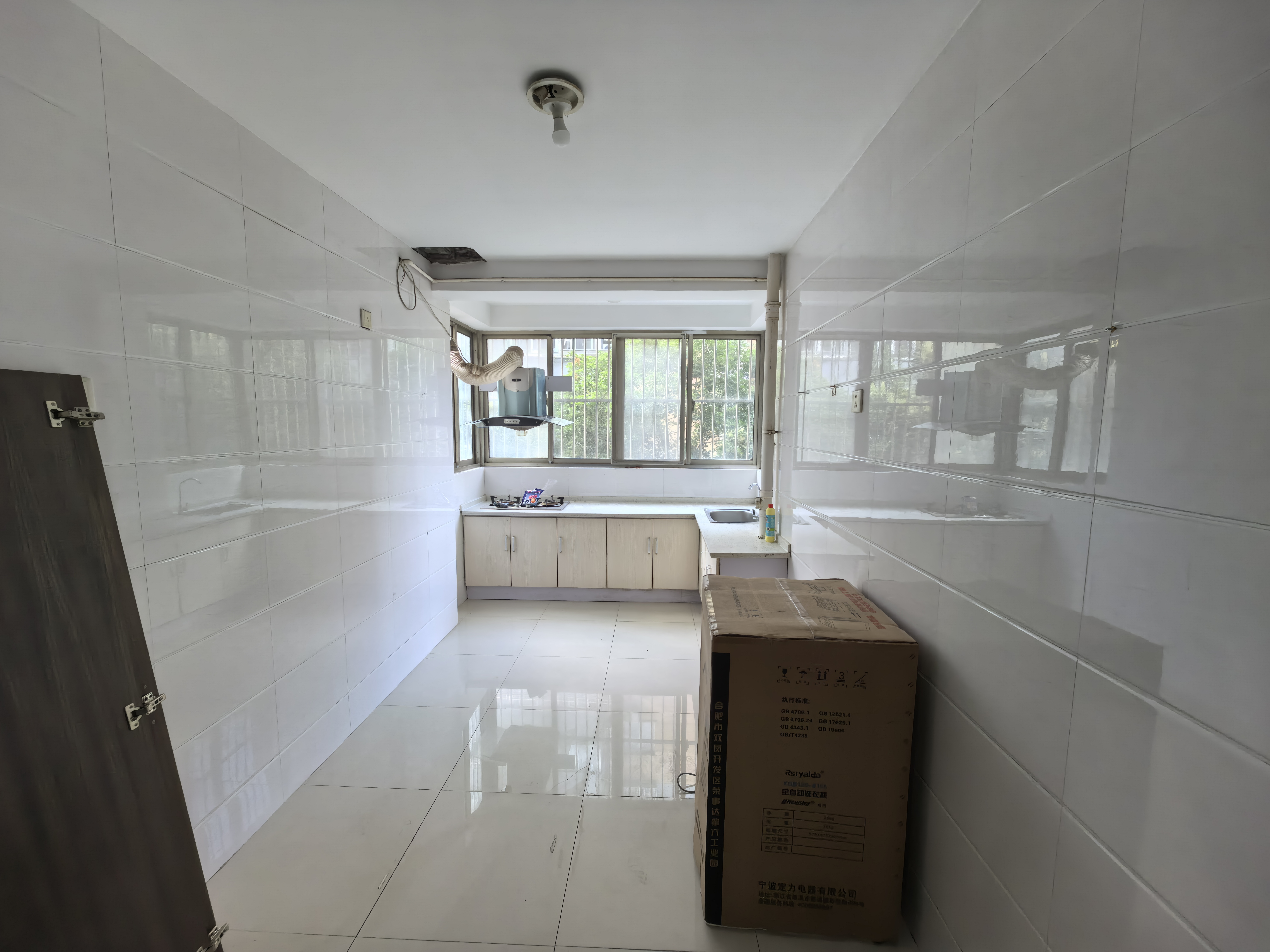 前景花苑 3室1厅1卫 130m&sup2;
