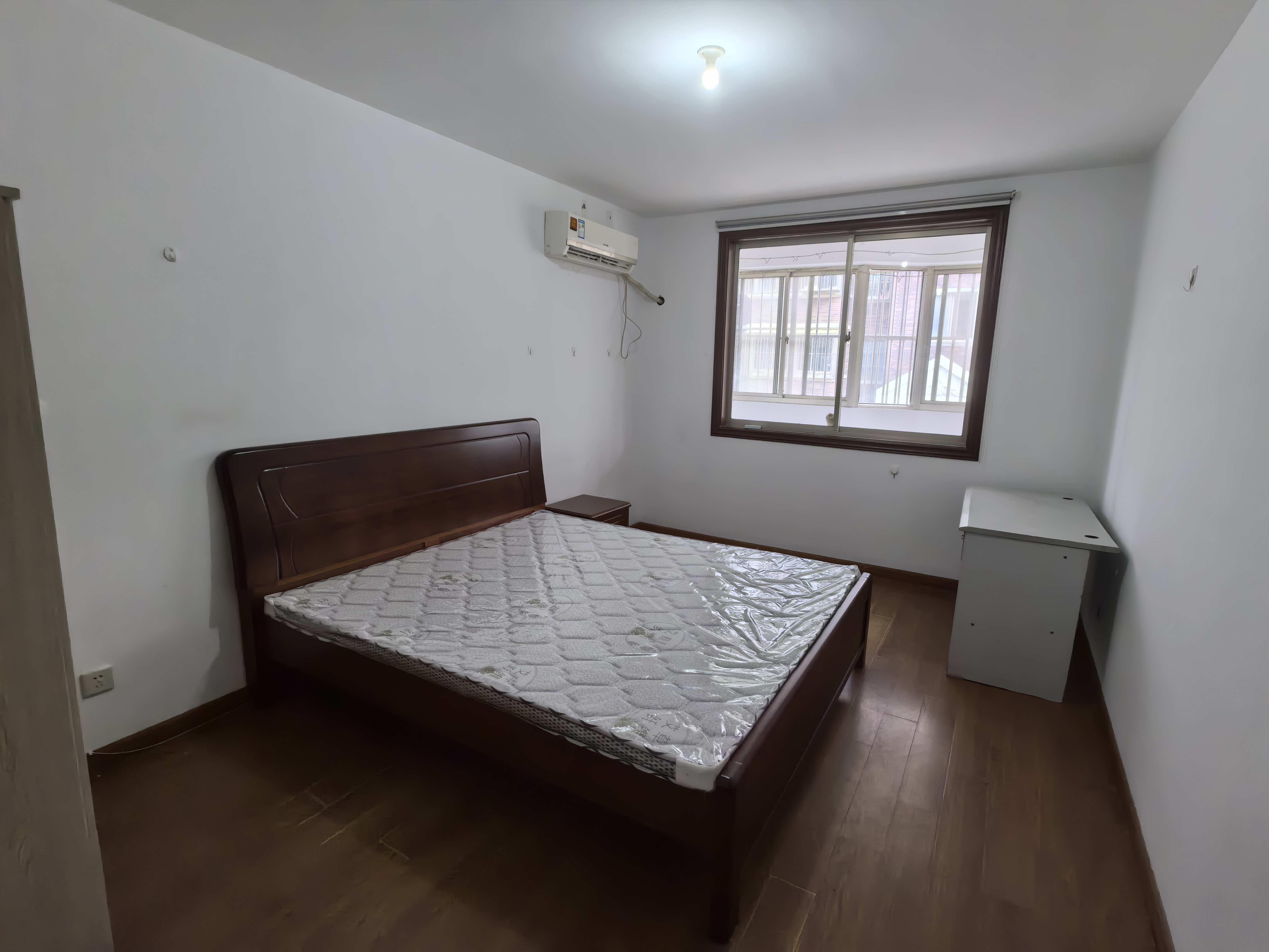前景花苑 3室1厅1卫 130m&sup2;