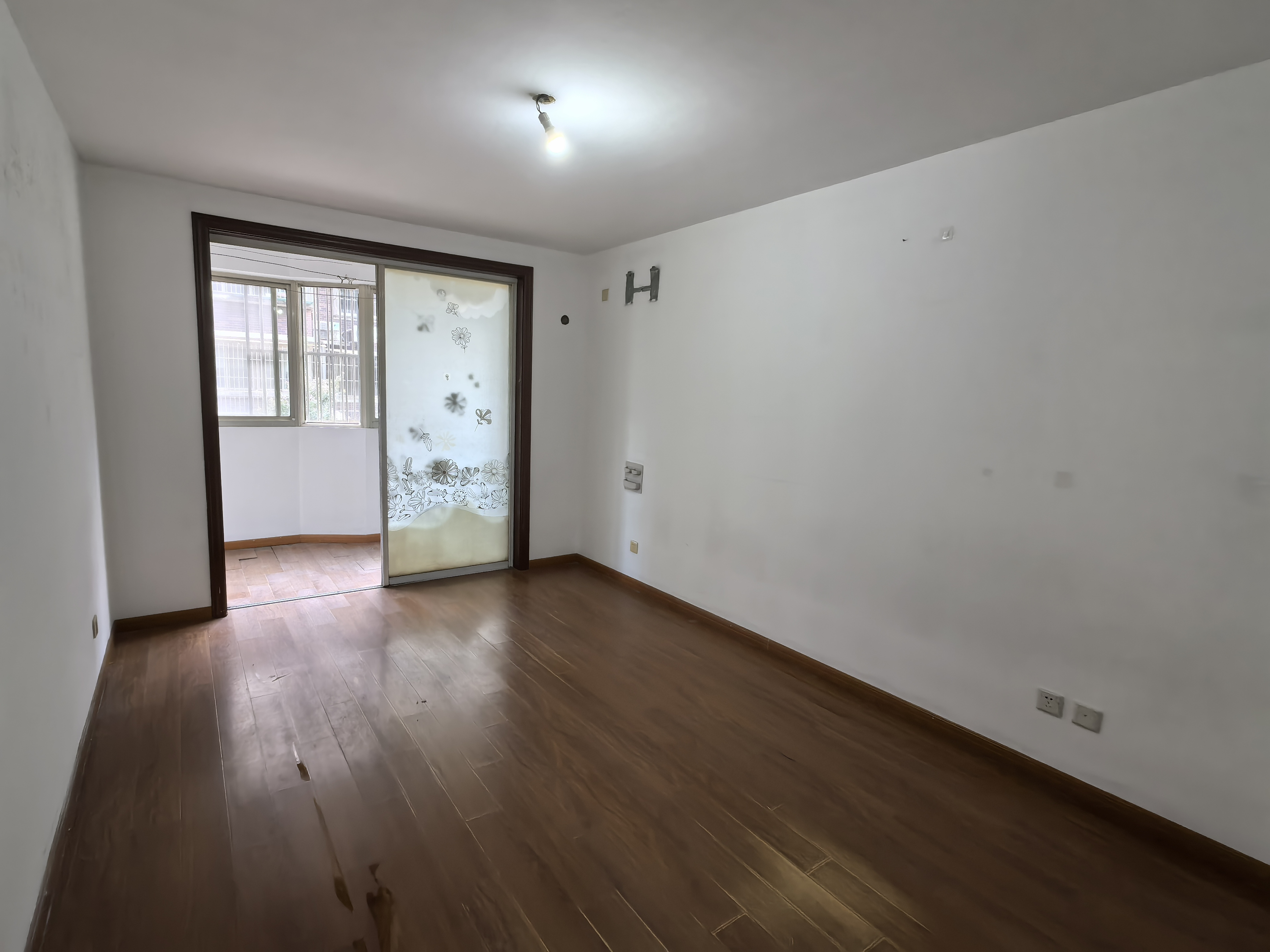 前景花苑 3室1厅1卫 130m&sup2;