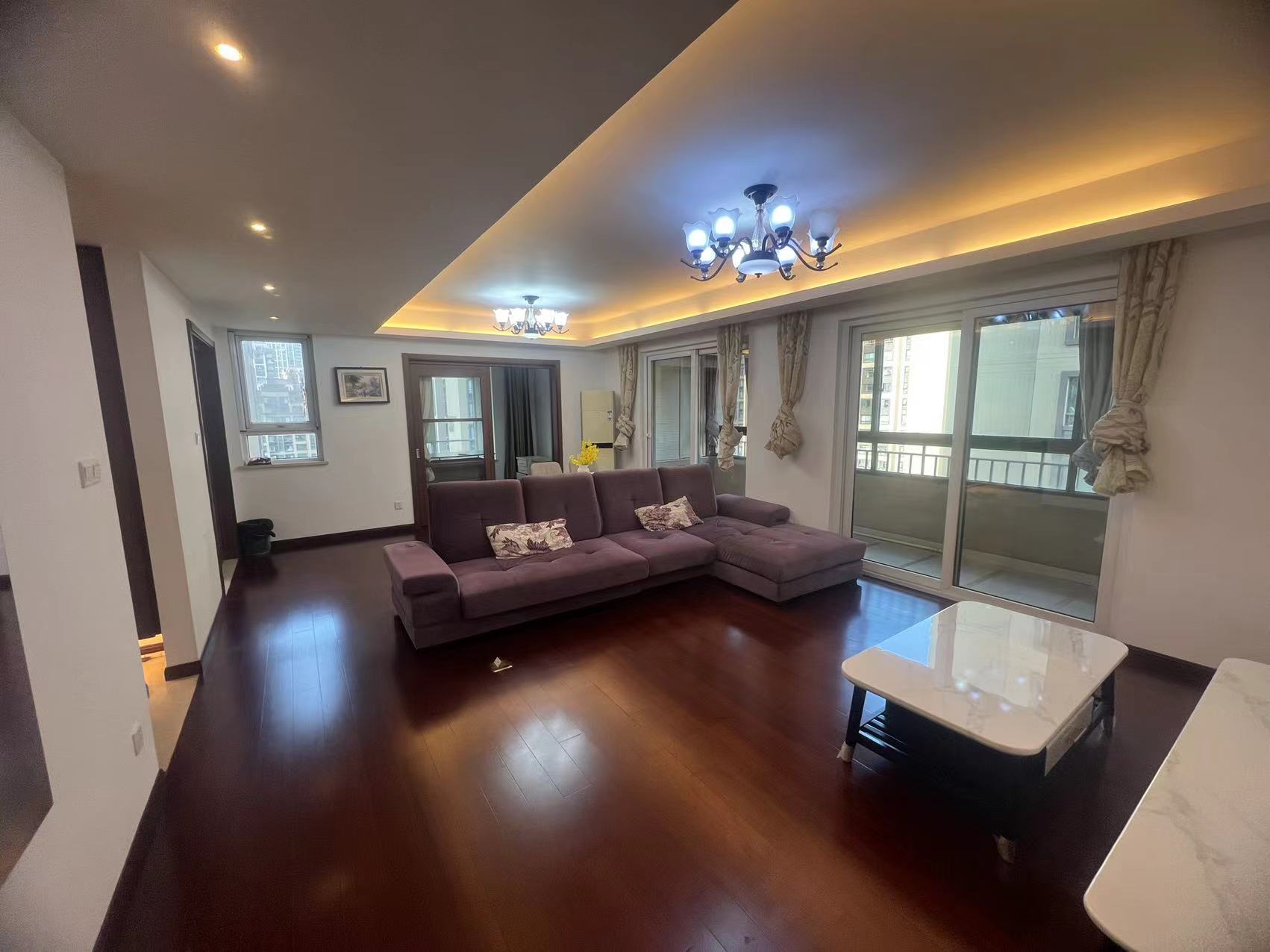 万科金域蓝湾 3室2厅2卫 130m&sup2;