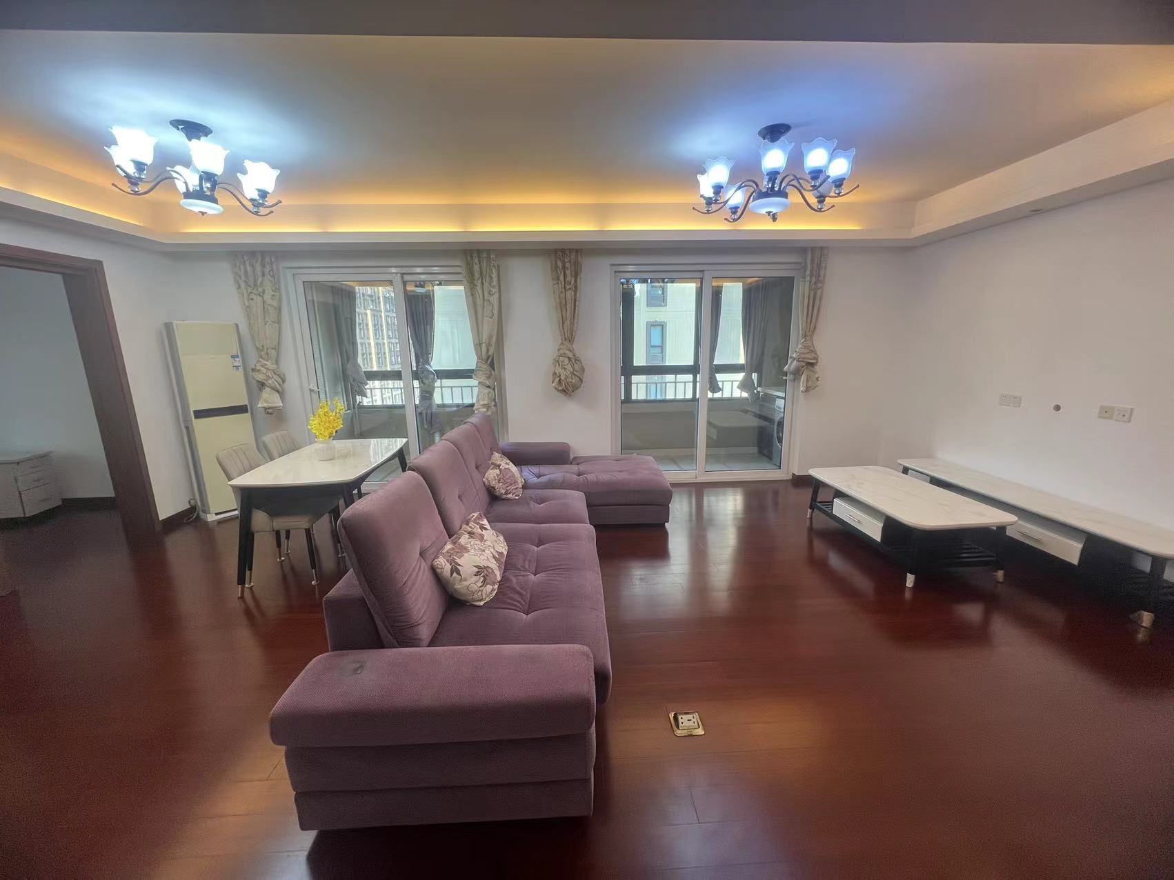 万科金域蓝湾 3室2厅2卫 130m&sup2;