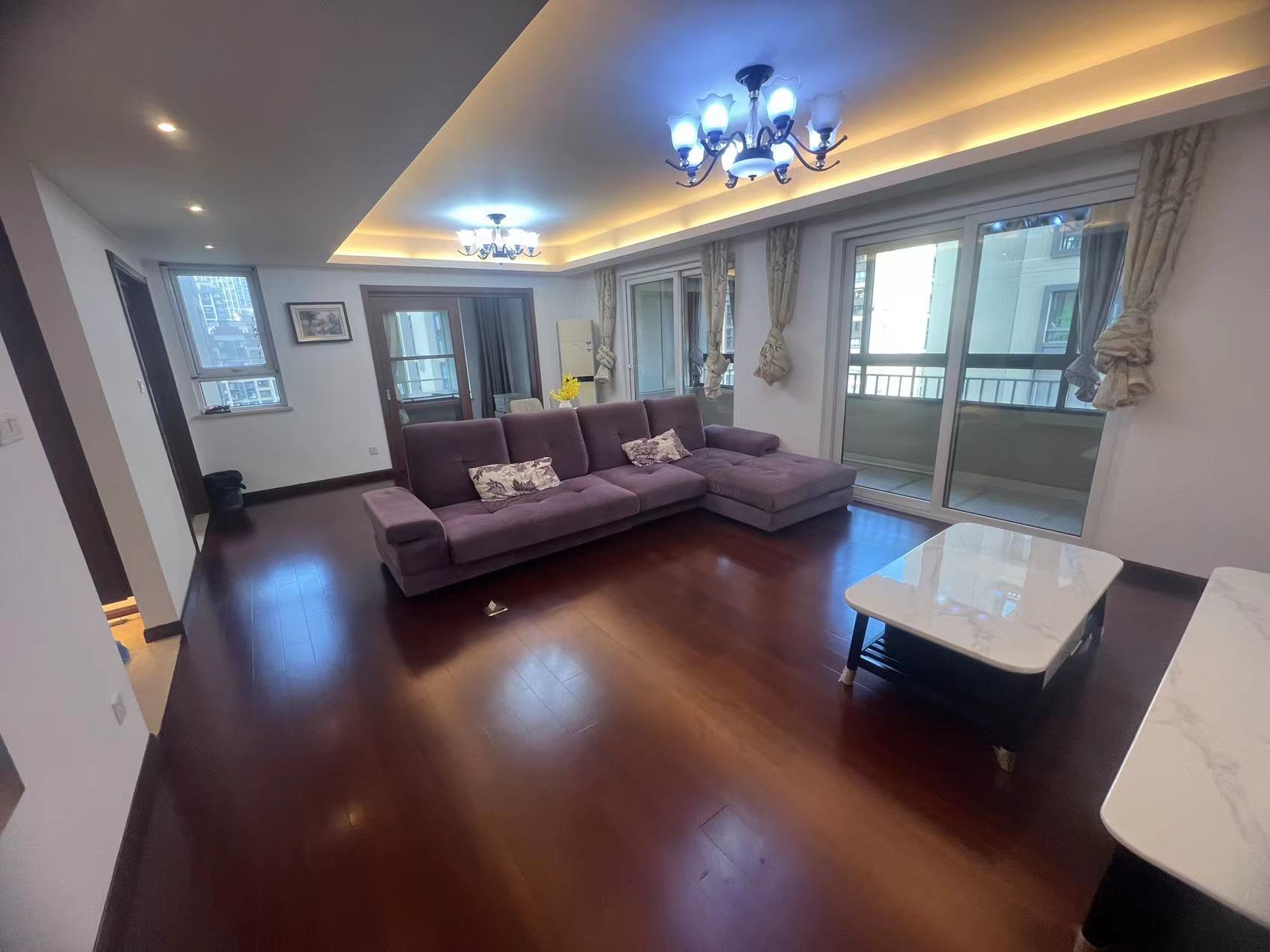 万科金域蓝湾 3室2厅2卫 130m&sup2;