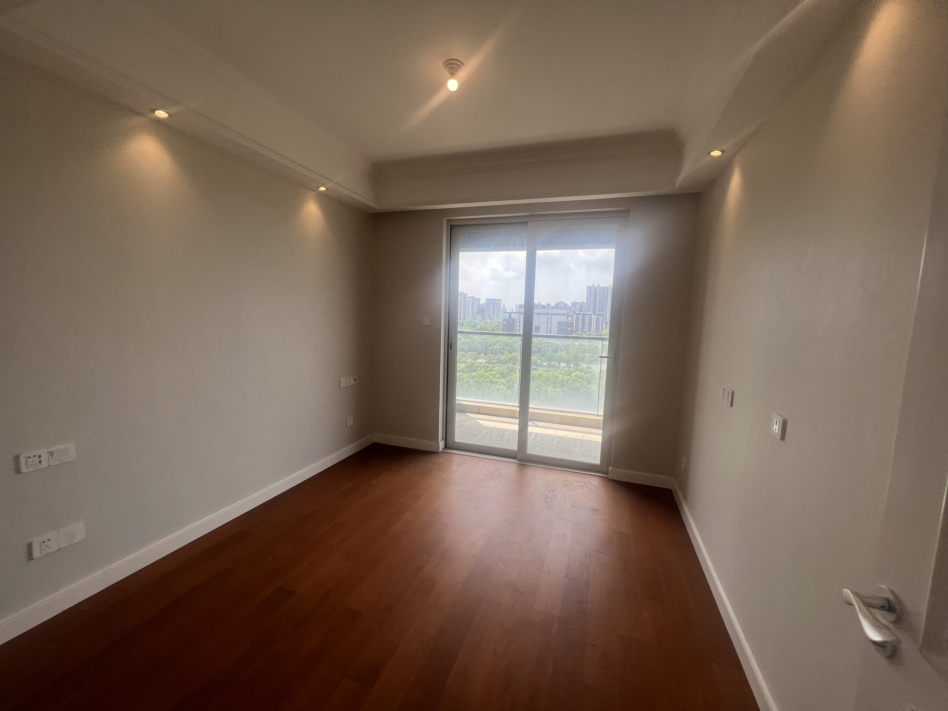 融创盛和九里桃源 4室2厅2卫 143m&sup2;
