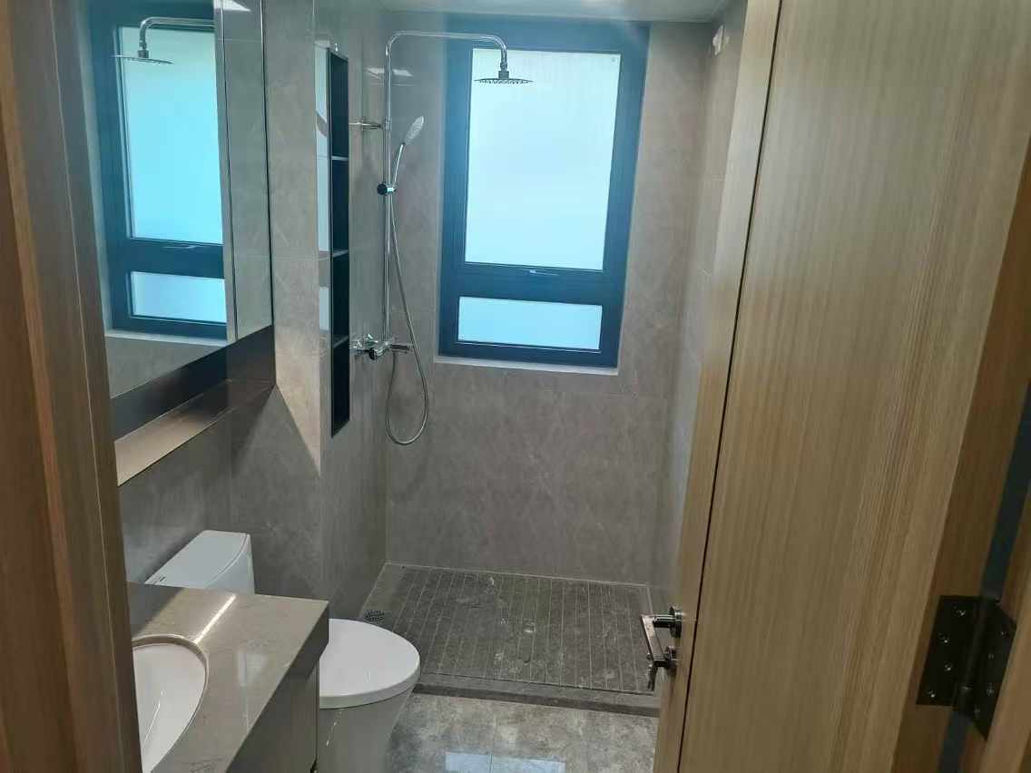 中海翠湖溪岸 4室2厅2卫 143m&sup2;
