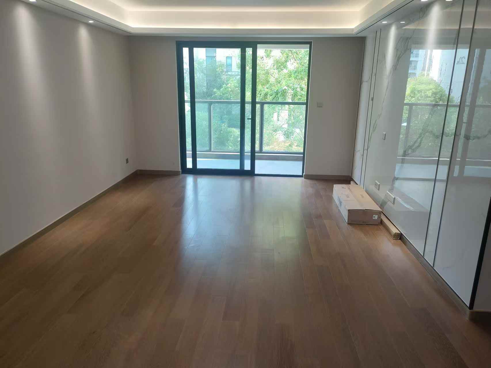 中海翠湖溪岸 4室2厅2卫 143m²