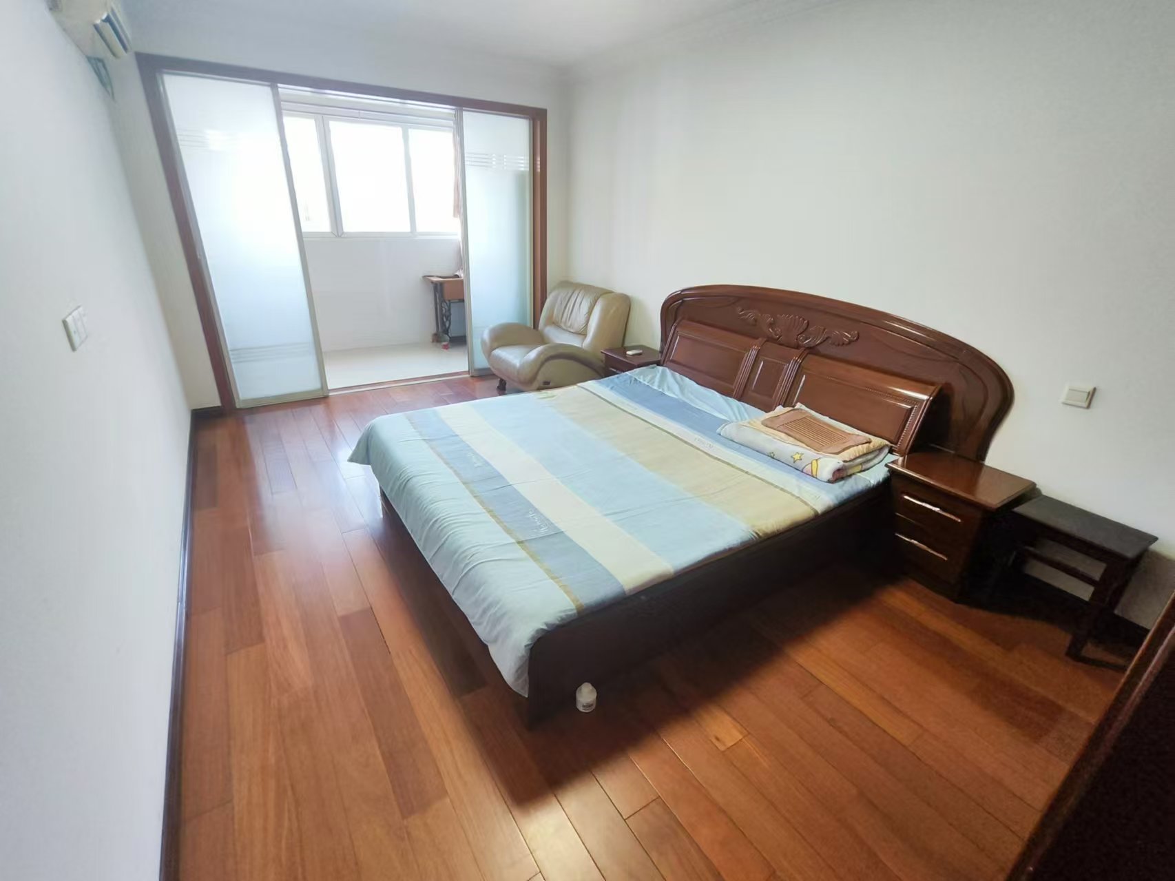 怡园锦居 4室2厅2卫 131.00m&sup2;
