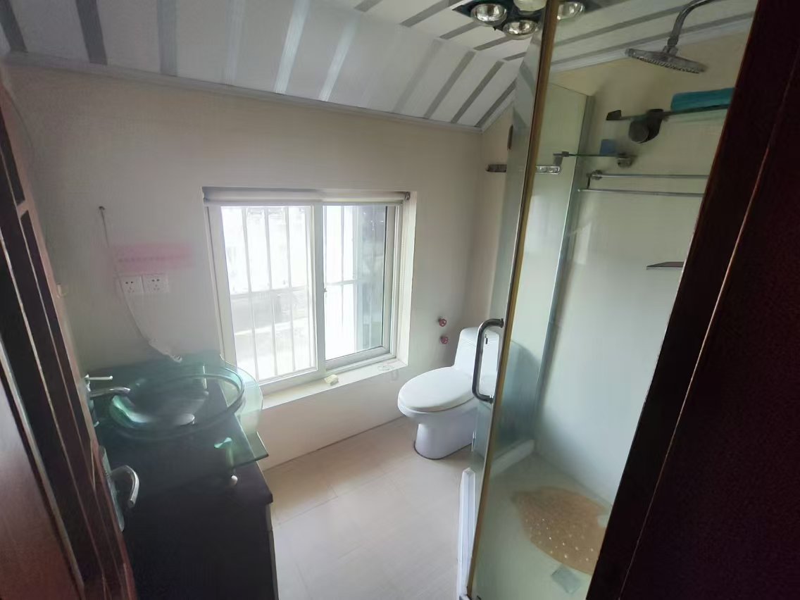 怡园锦居 4室2厅2卫 131.00m&sup2;
