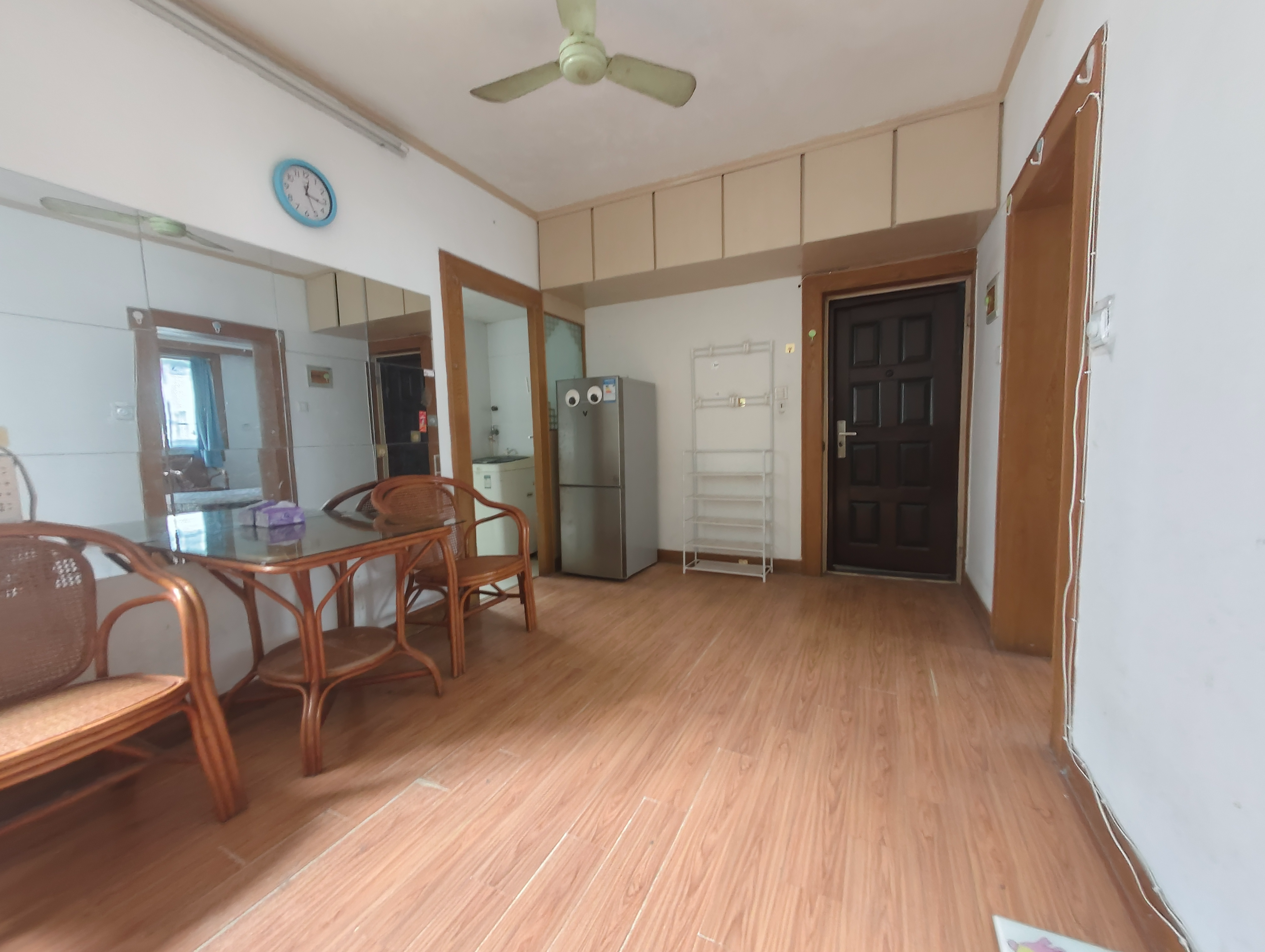 文峰路17号 1室1厅1卫 50m²