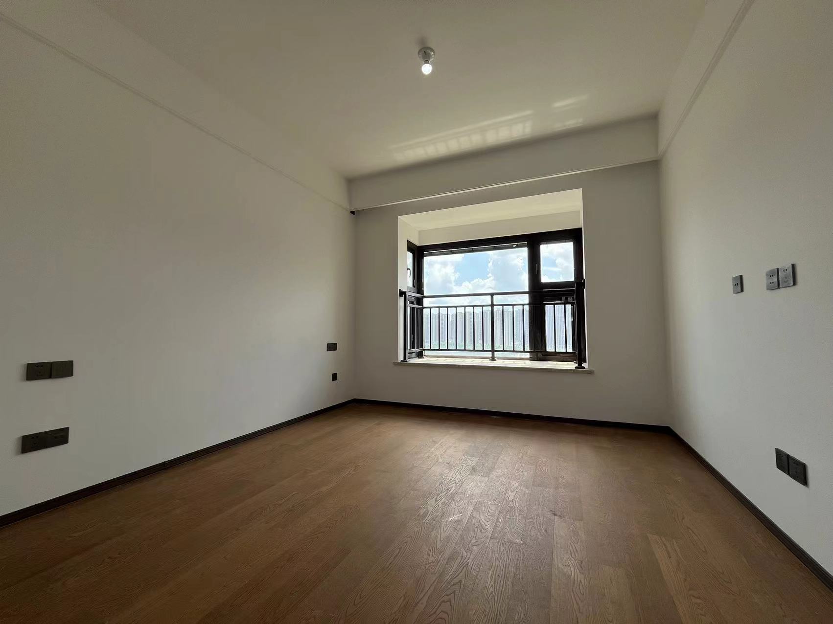 春风南岸西园 4室2厅2卫 136m&sup2;