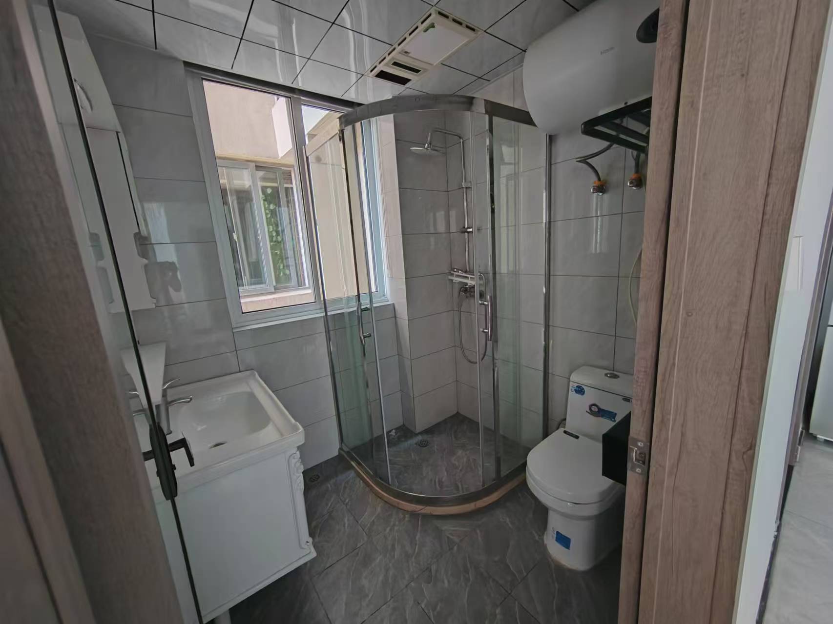 滨河人家 3室2厅2卫 96m&sup2;