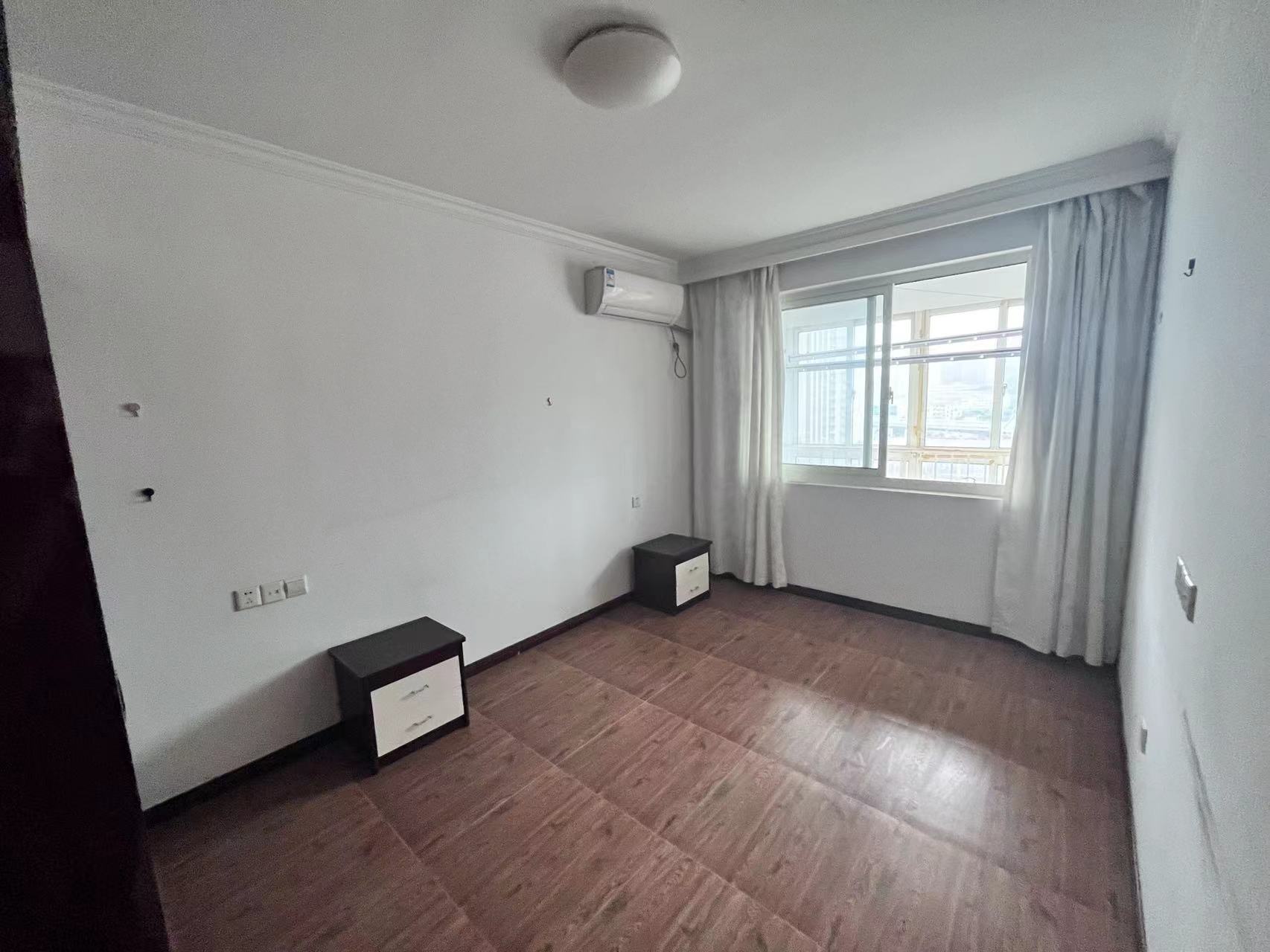 南川园小区 3室2厅1卫 130m&sup2;