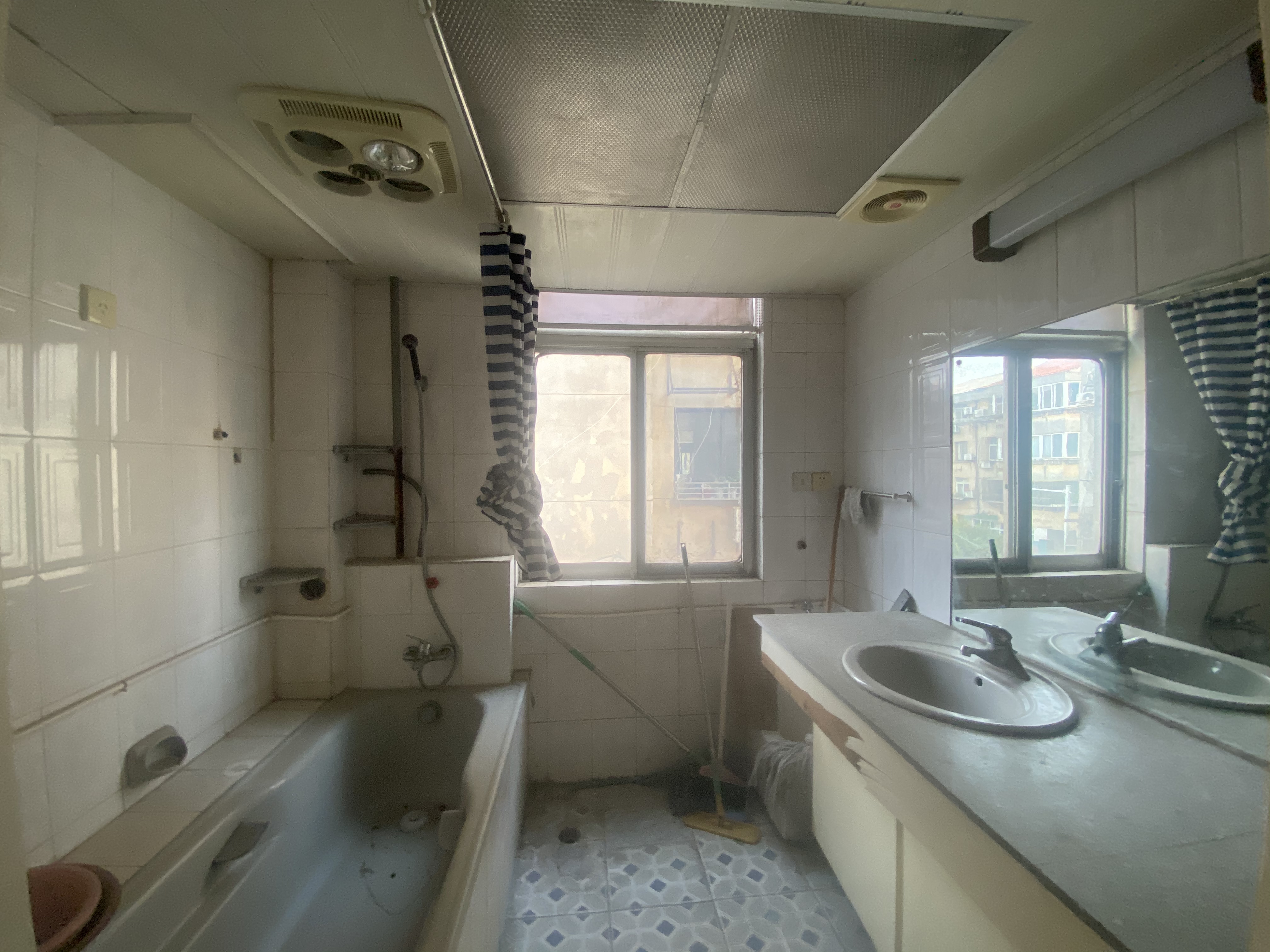 师范桥新村 3室2厅1卫 129.9m&sup2;