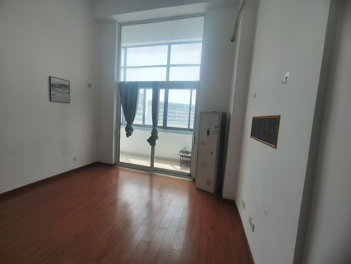 金海岸国际广场 3室2厅2卫 112m²