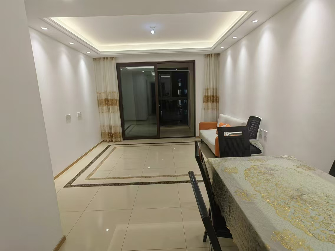 云樾东方 3室2厅1卫 95m²