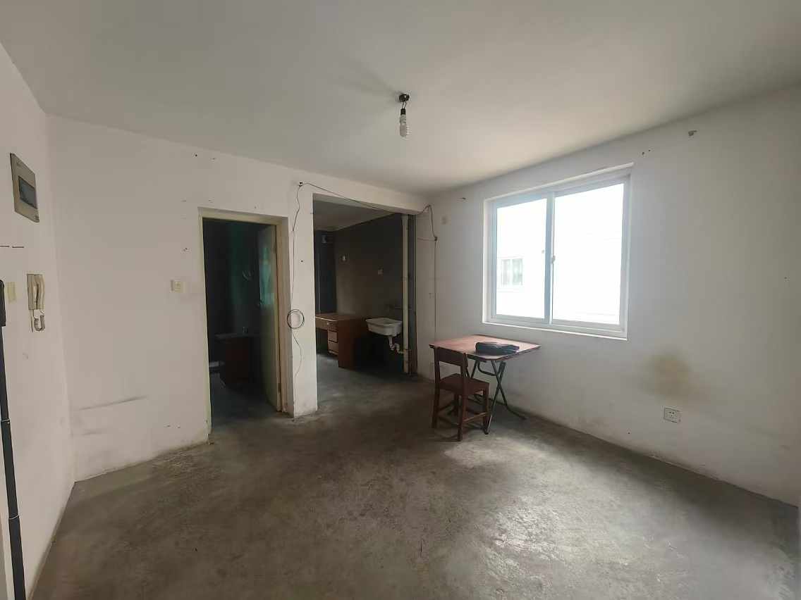 东城花园 1室1厅1卫 57m&sup2;