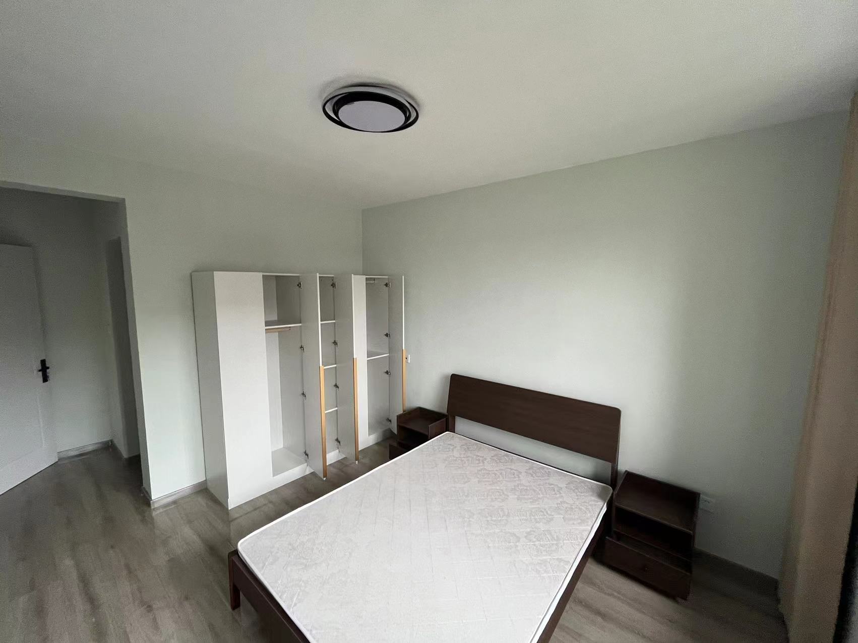 红星嘉苑 3室2厅2卫 131m&sup2;