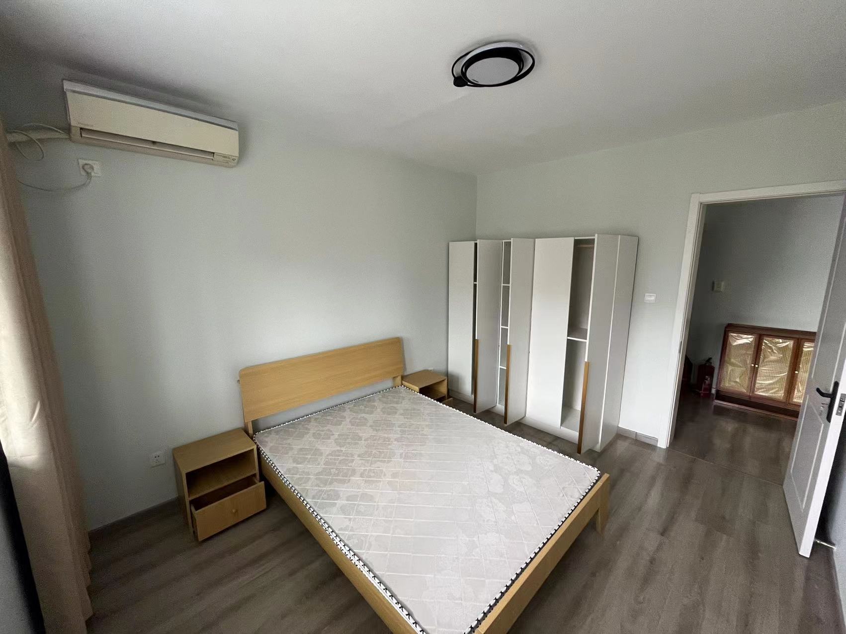 红星嘉苑 3室2厅2卫 131m&sup2;