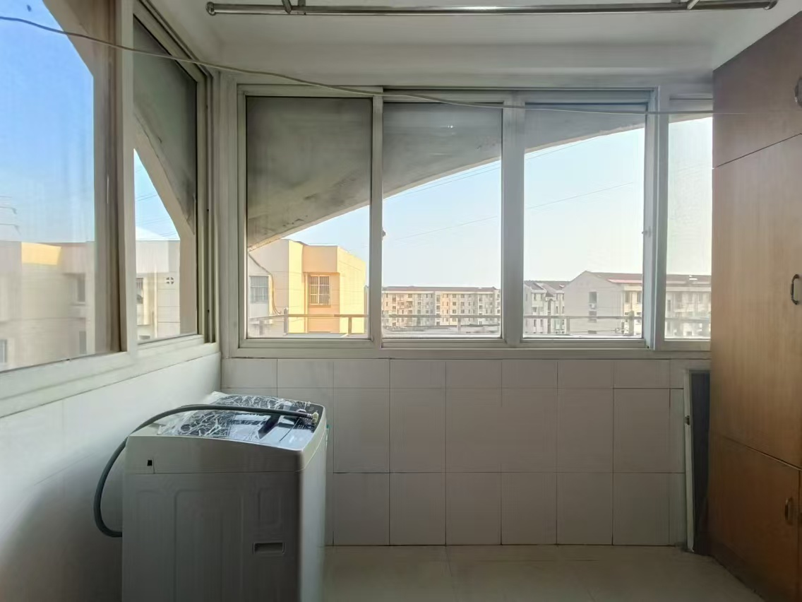 曙光社区 2室2厅1卫 70.7m&sup2;