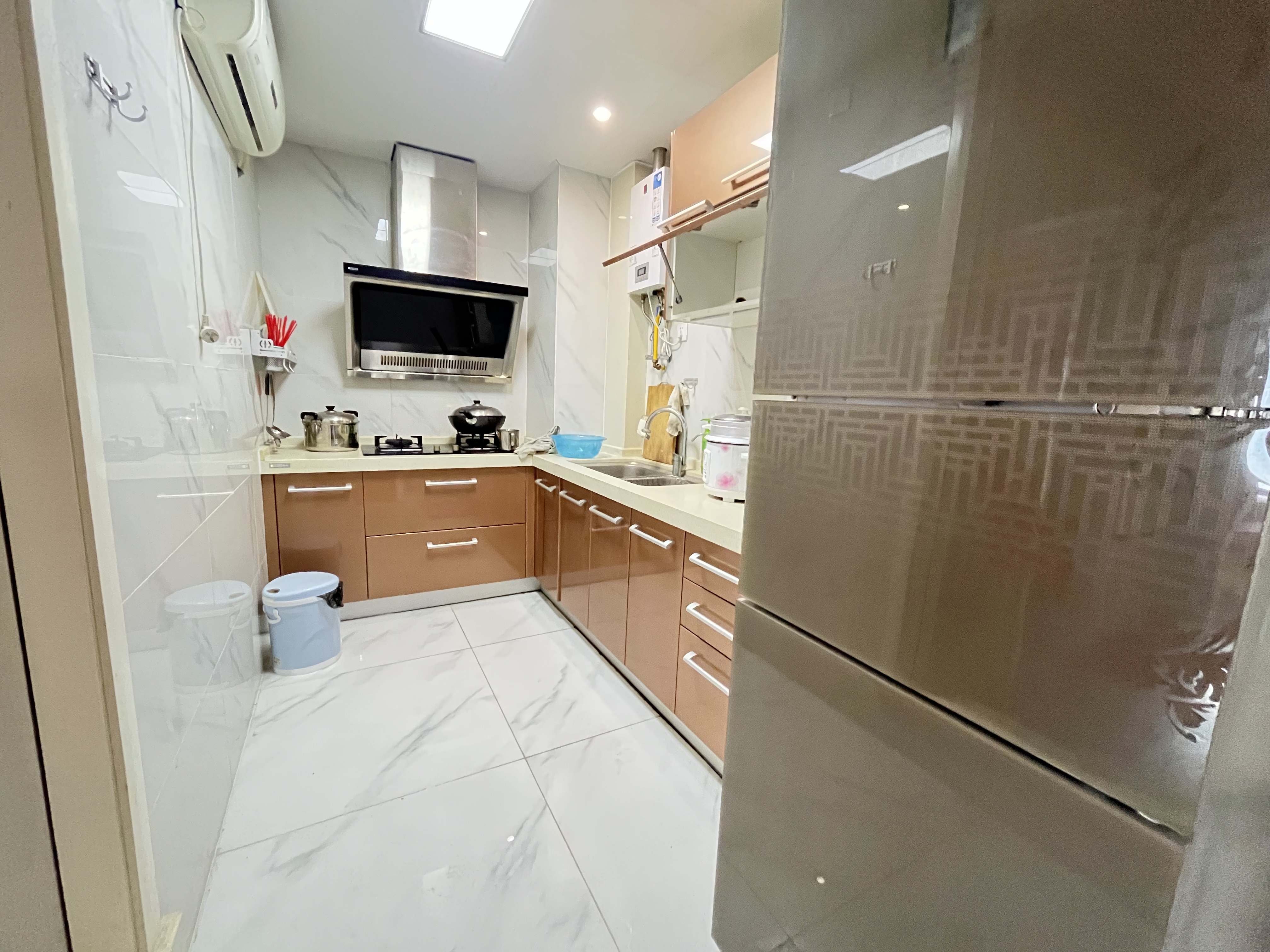 华强城一期 3室2厅2卫 122.5m&sup2;