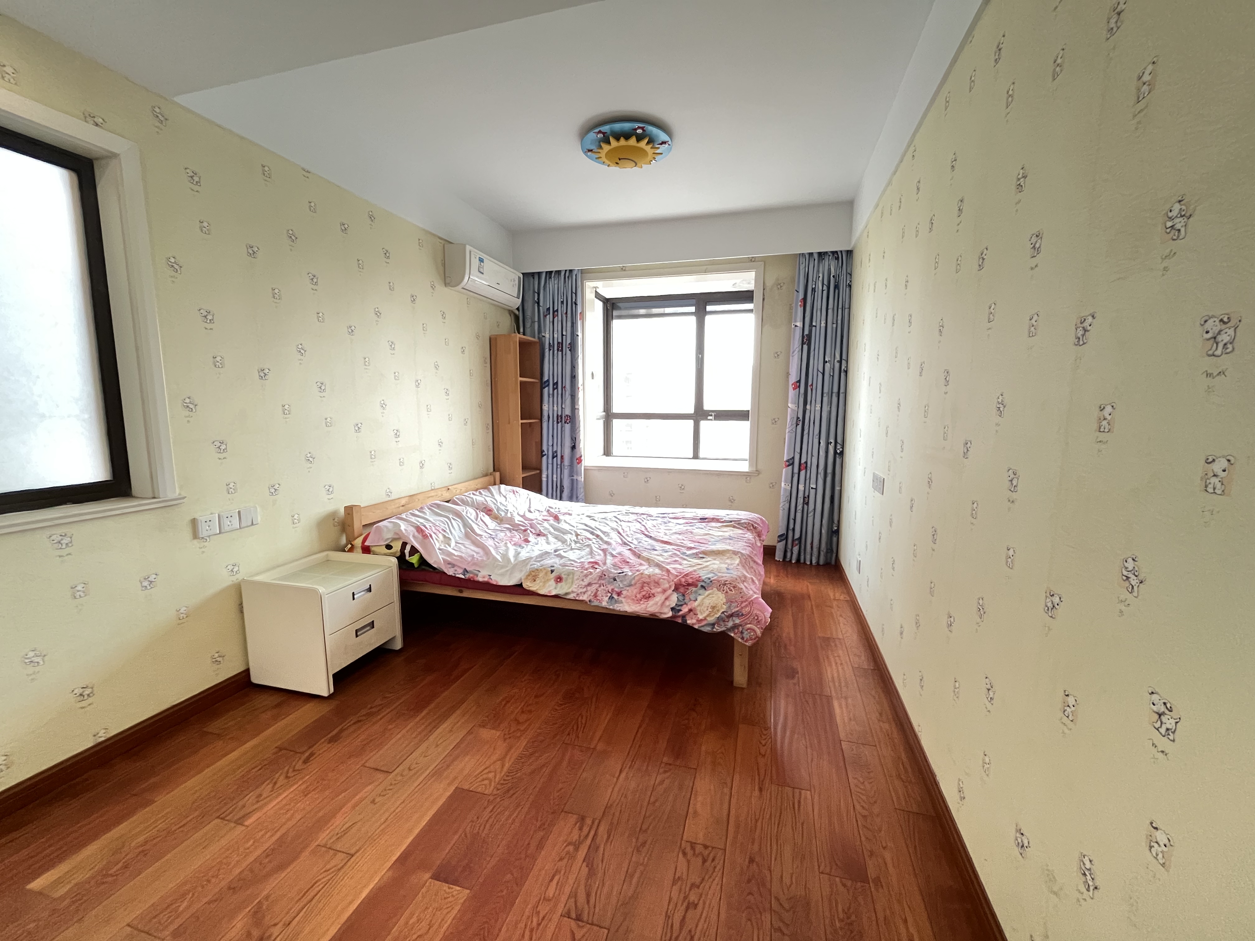 华强城一期 3室2厅2卫 122.5m&sup2;