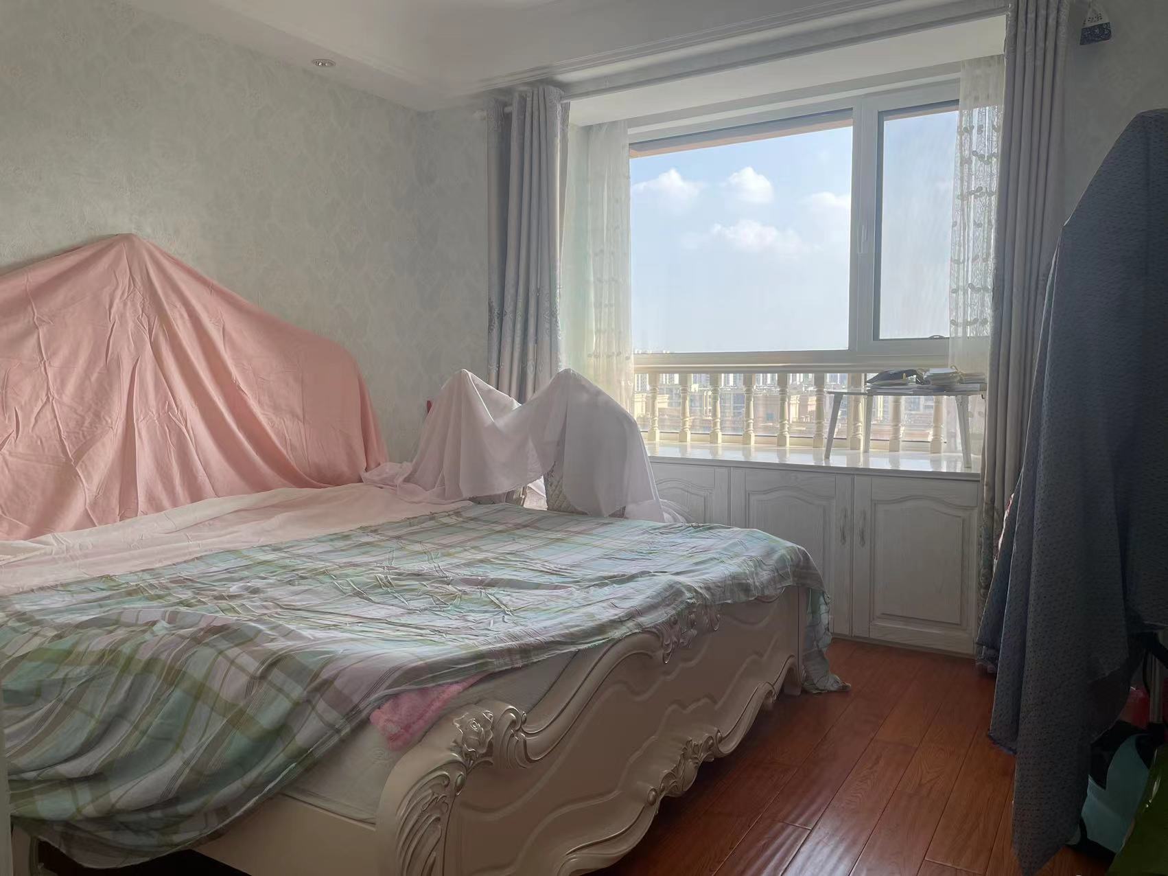 弘阳上城 3室2厅2卫 135m&sup2;