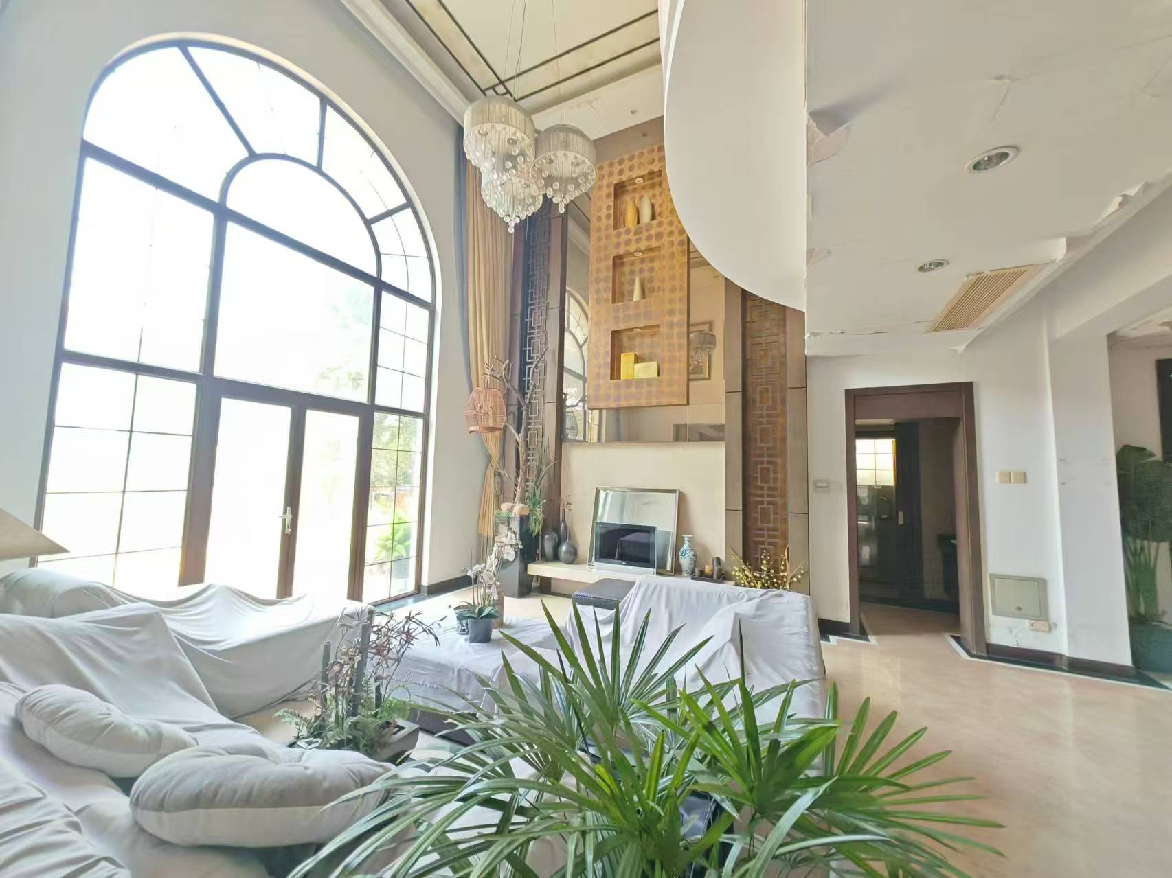 优山美地花园南区 5室2厅3卫 438m²
