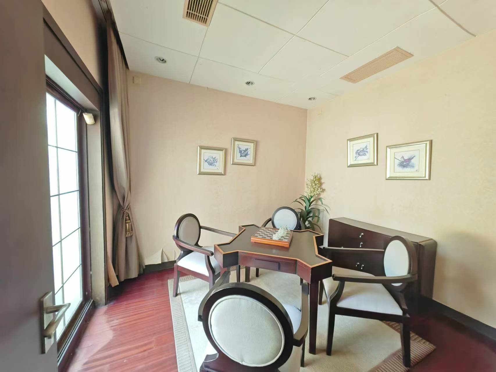 优山美地花园南区 5室2厅3卫 438m²