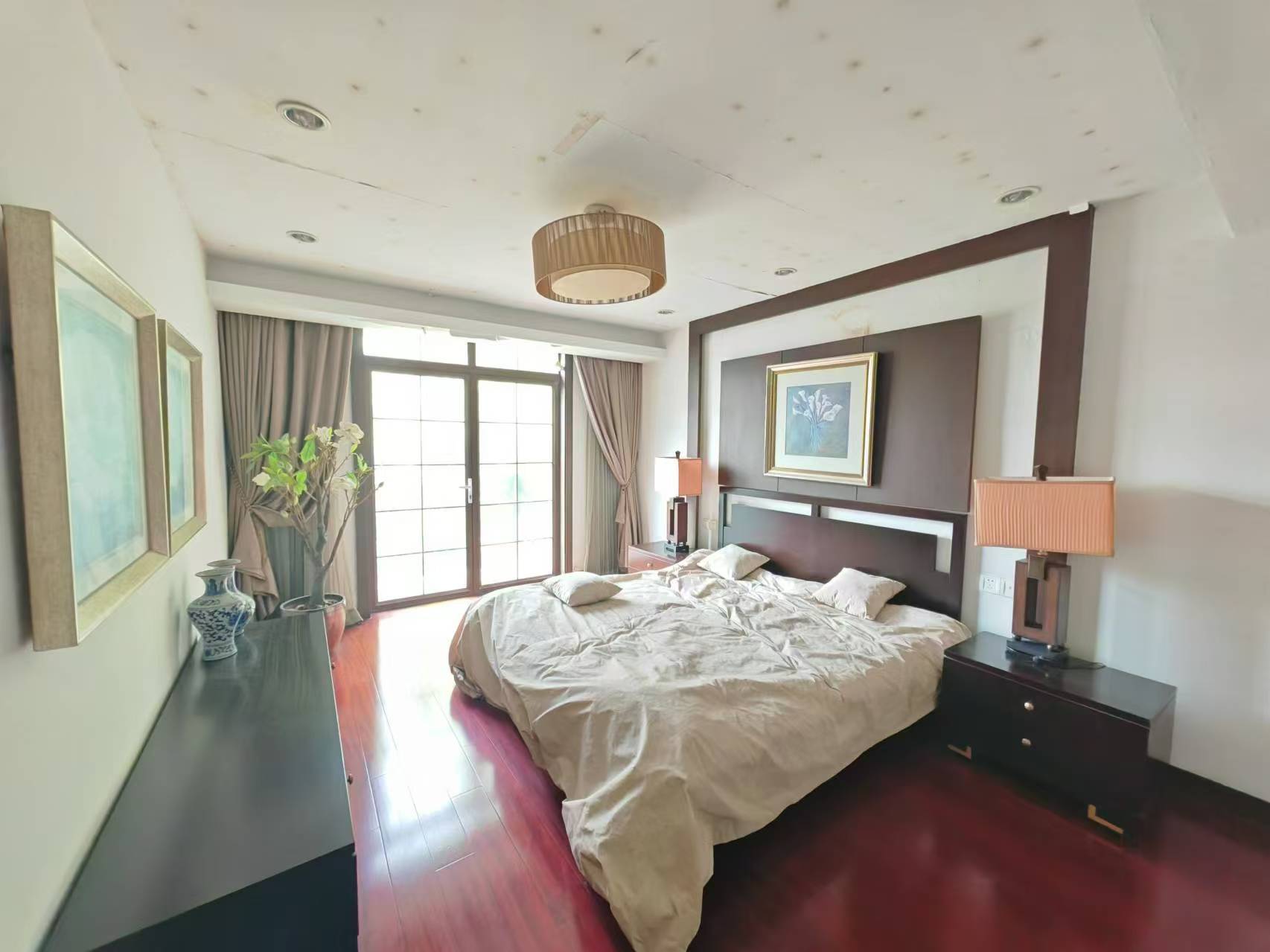 优山美地花园南区 5室2厅3卫 438m²