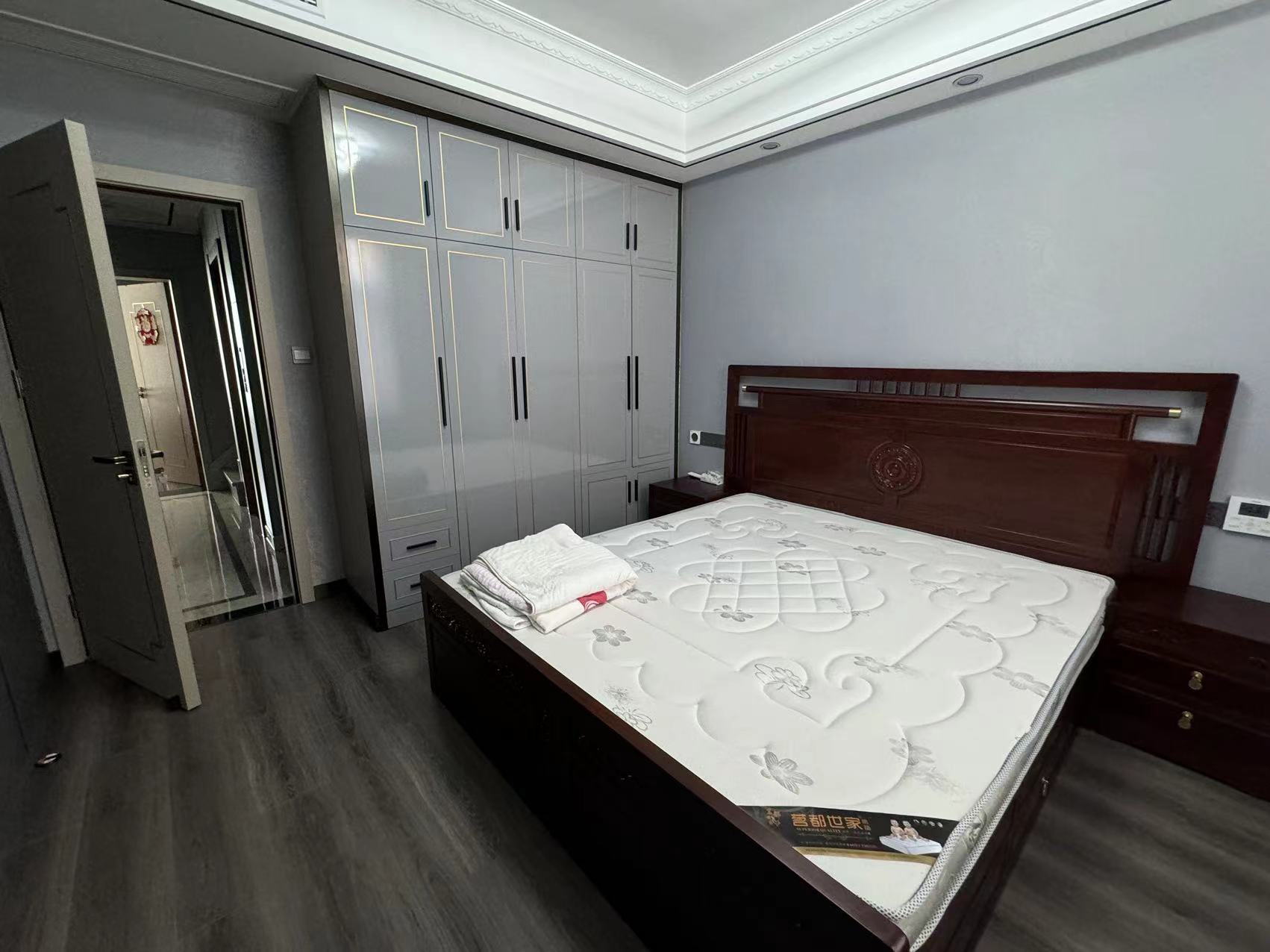 紫琅上郡 5室2厅3卫 235.21m&sup2;