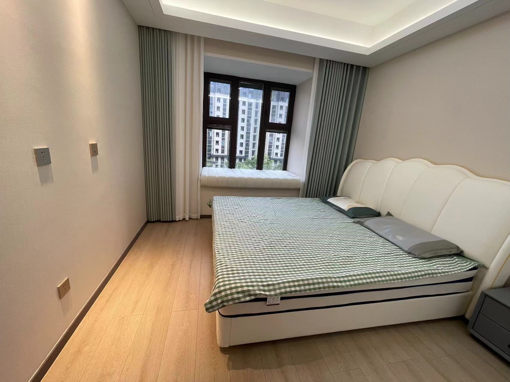 珑府 5室2厅2卫 175m&sup2;