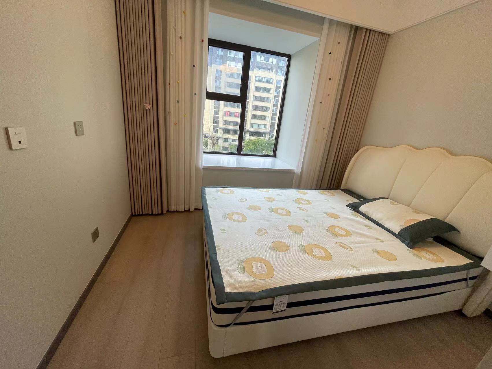 珑府 5室2厅2卫 175m&sup2;