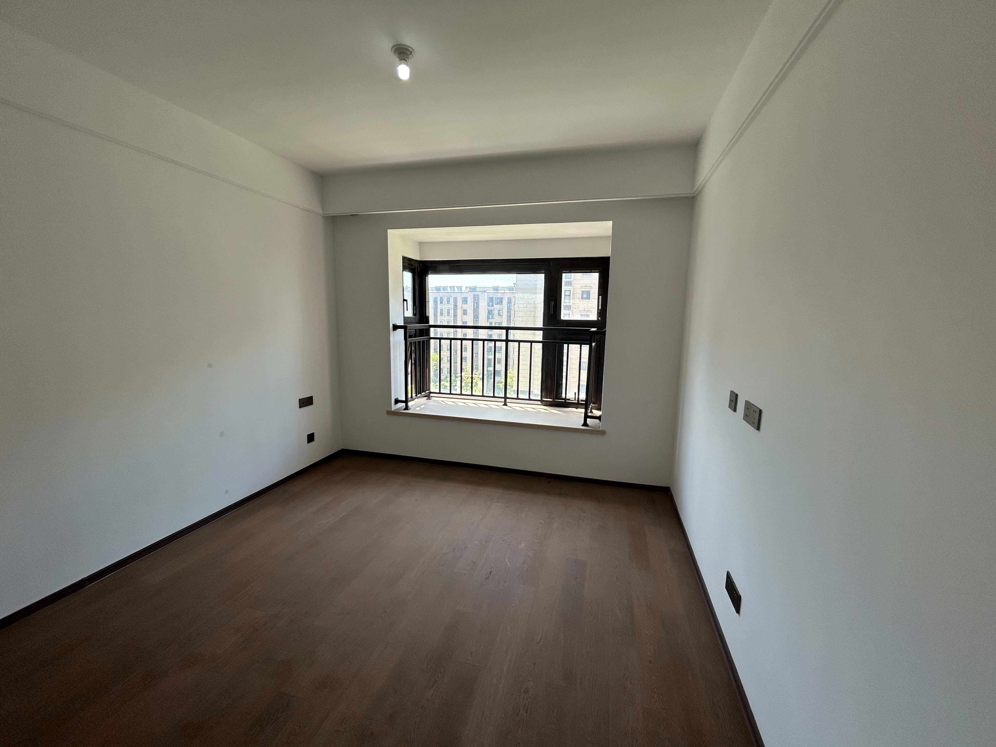 春风南岸西园 4室2厅2卫 136m&sup2;
