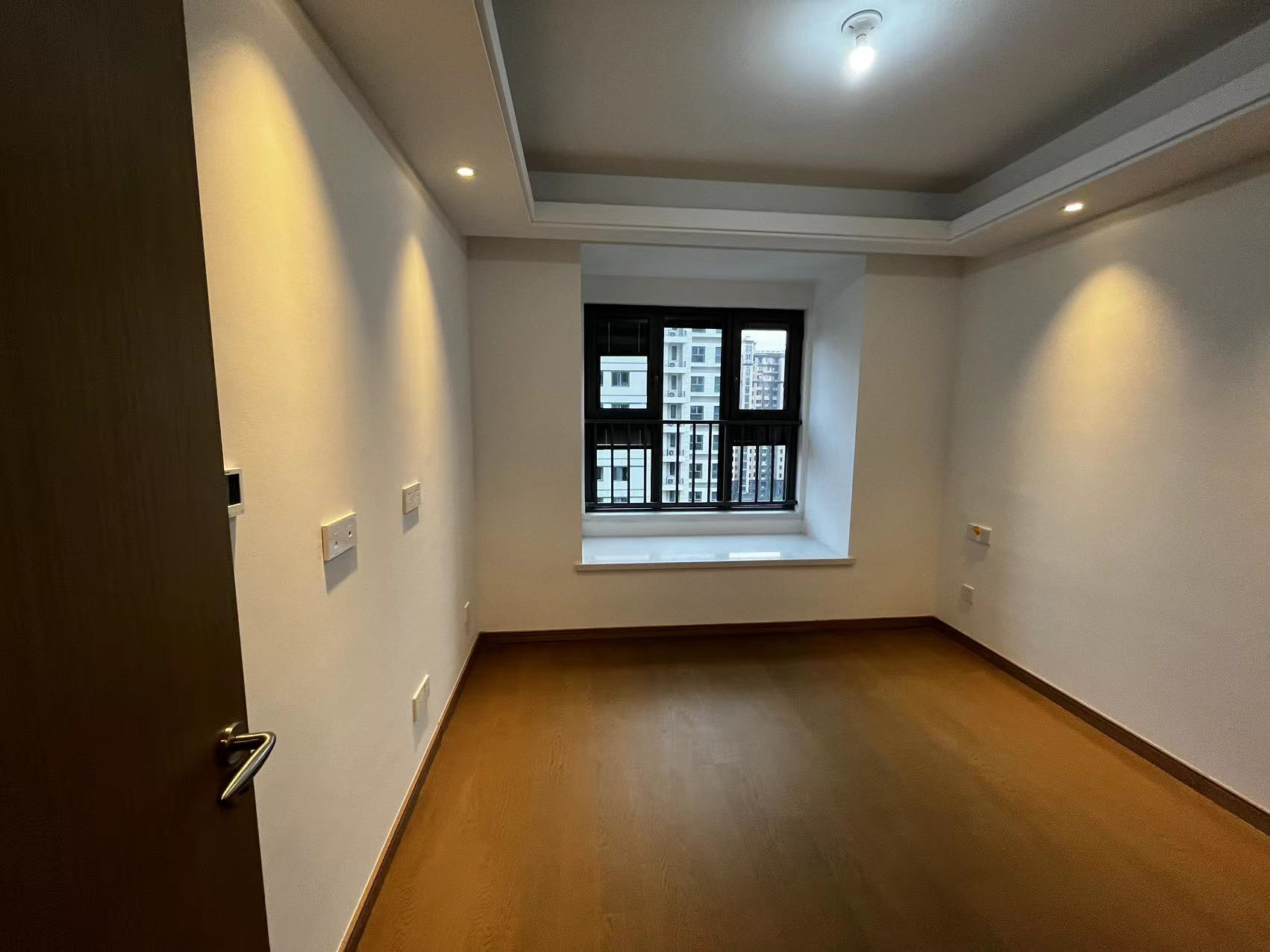 海纳春江 3室2厅1卫 96.00m&sup2;