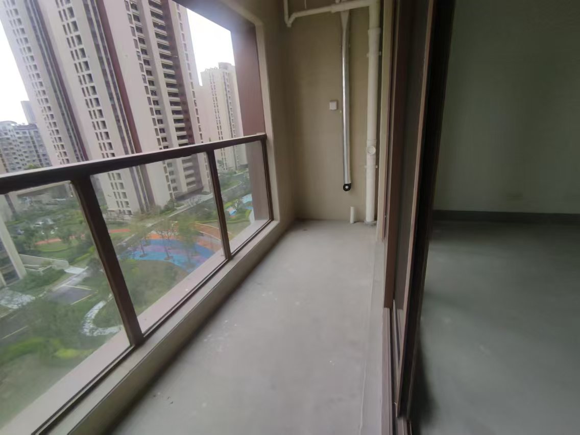 阳光悦城 4室2厅1卫 137m&sup2;
