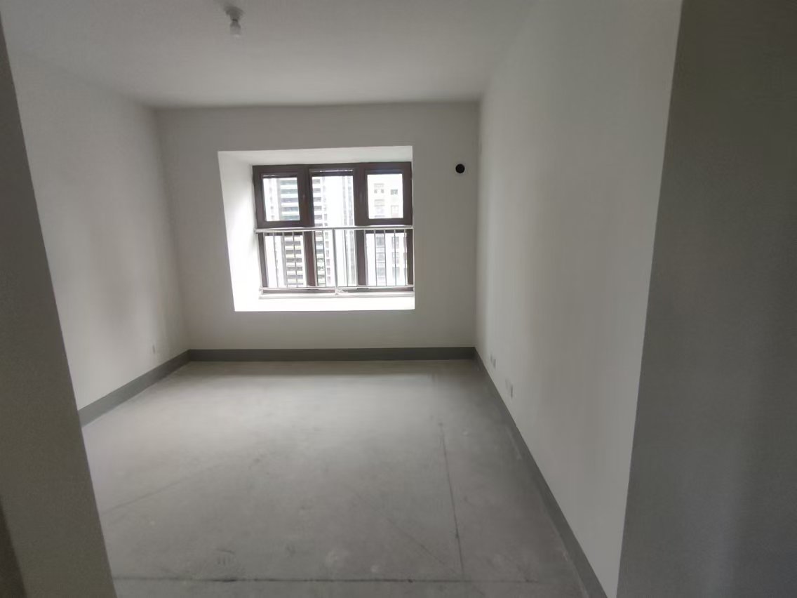 阳光悦城 4室2厅1卫 137m&sup2;