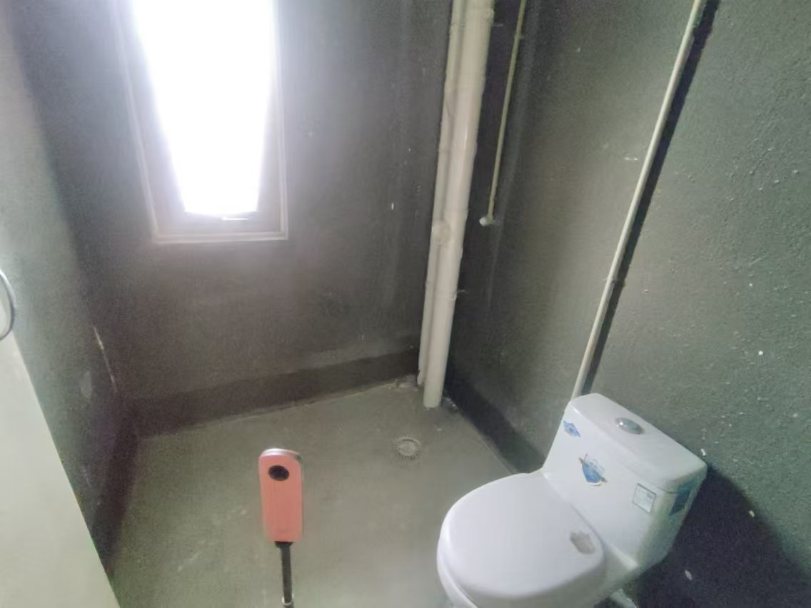 阳光悦城 4室2厅1卫 137m&sup2;