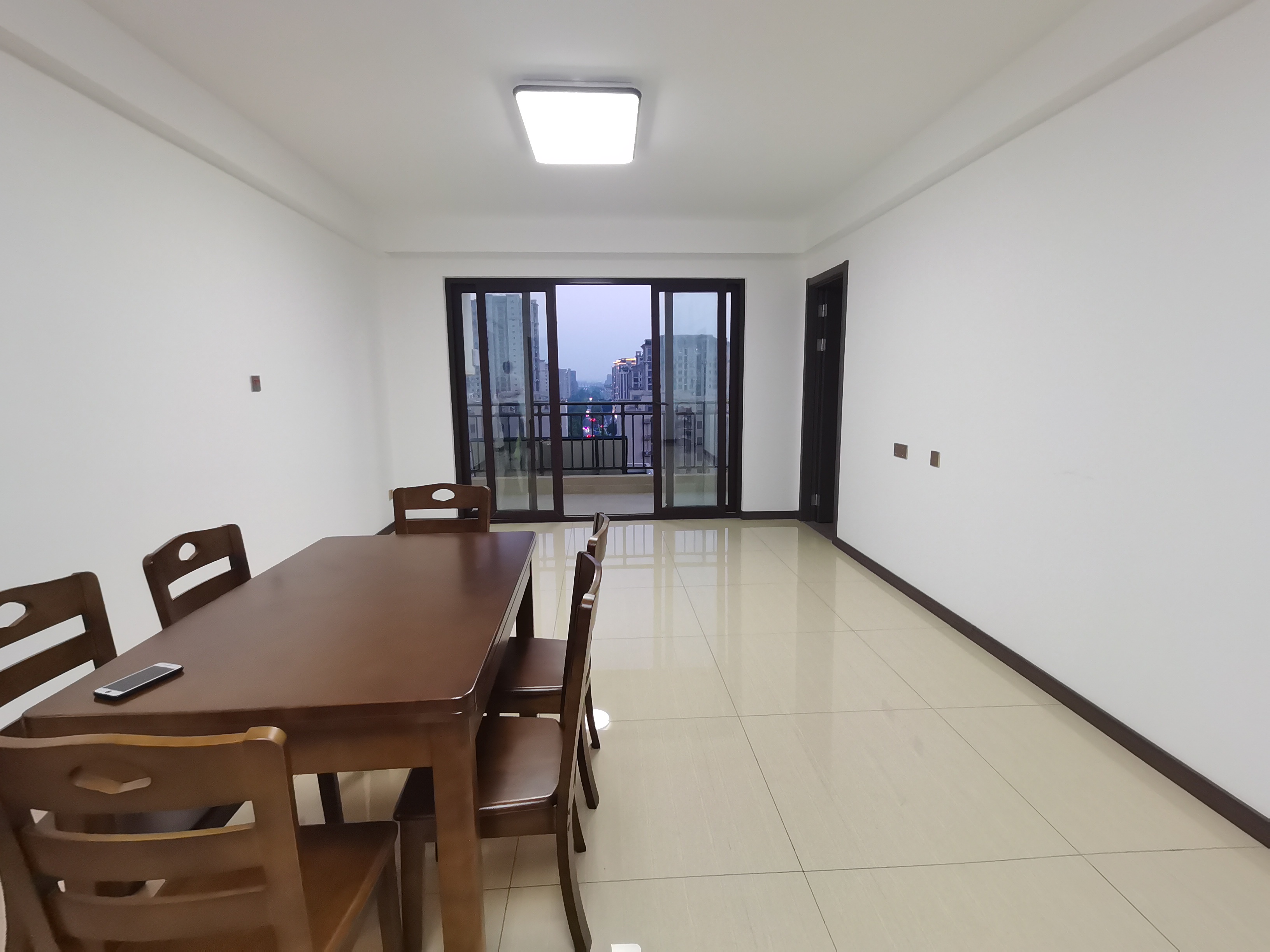 卓越万科新都会 3室2厅2卫 122m&sup2;