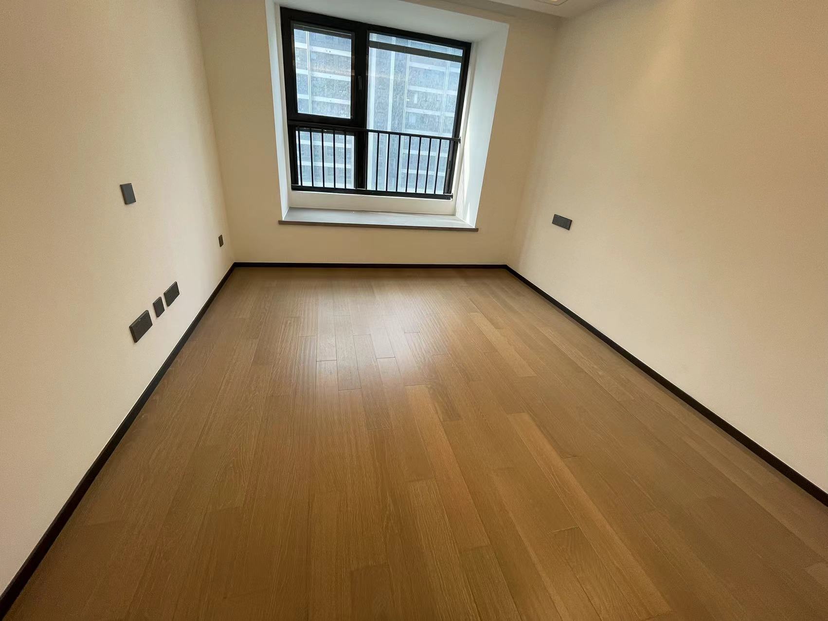滨江道静园 3室2厅1卫 99m&sup2;