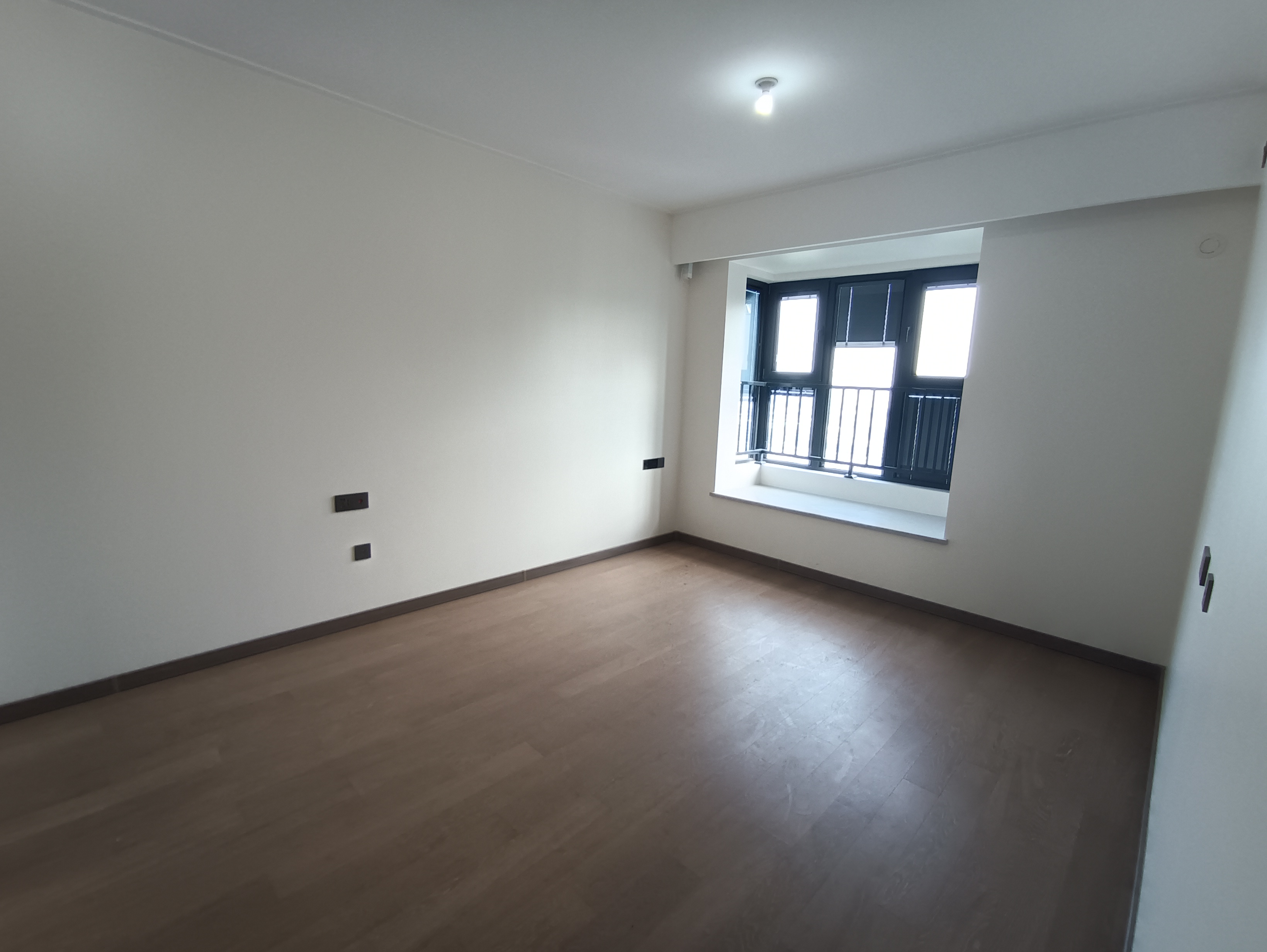 万科翡翠公园 3室2厅2卫 115m²