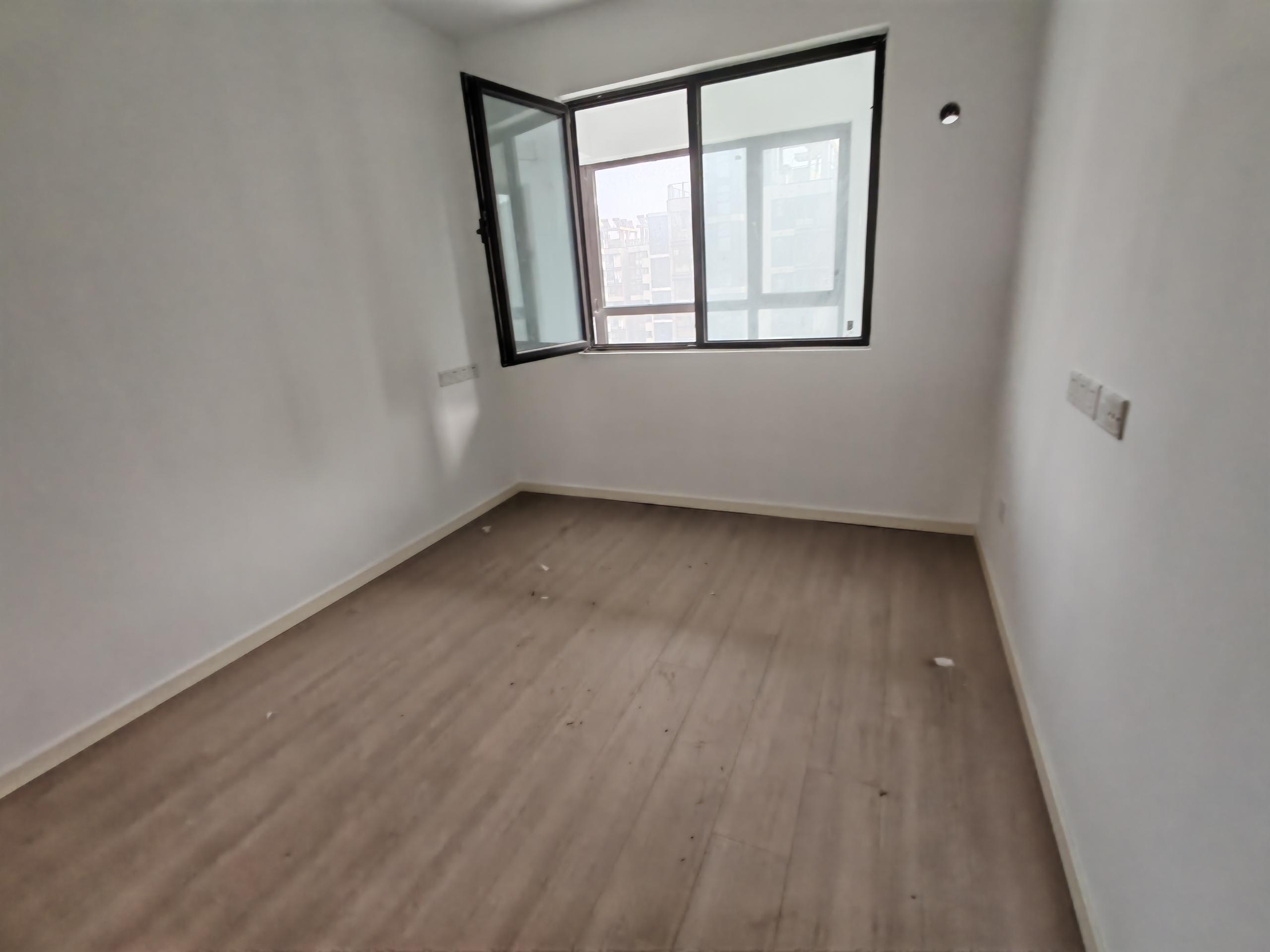 苏建阳光新城 4室2厅2卫 150m²