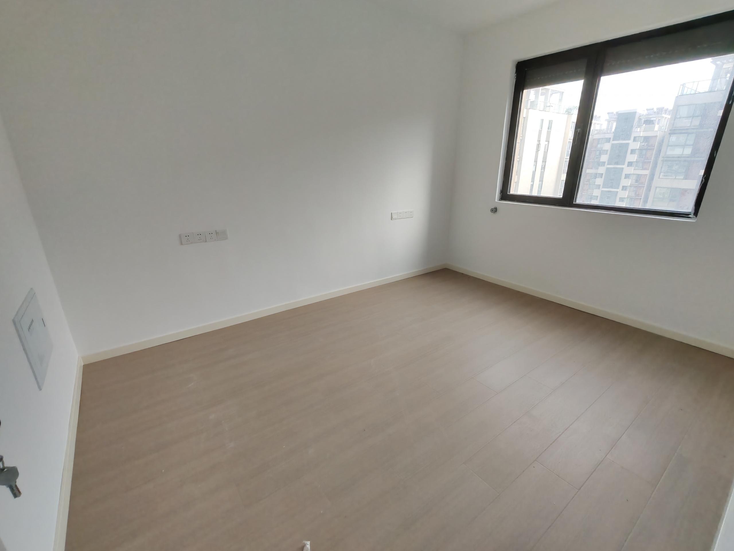 苏建阳光新城 4室2厅2卫 150m²