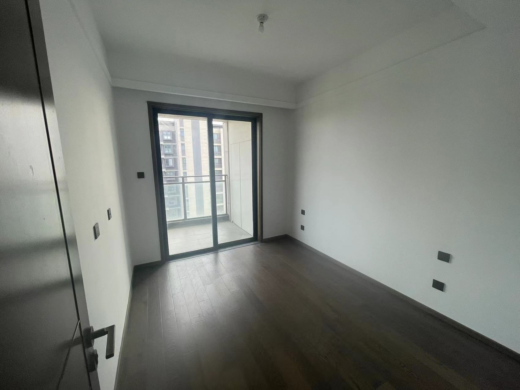 都会沁园 4室2厅2卫 151m&sup2;