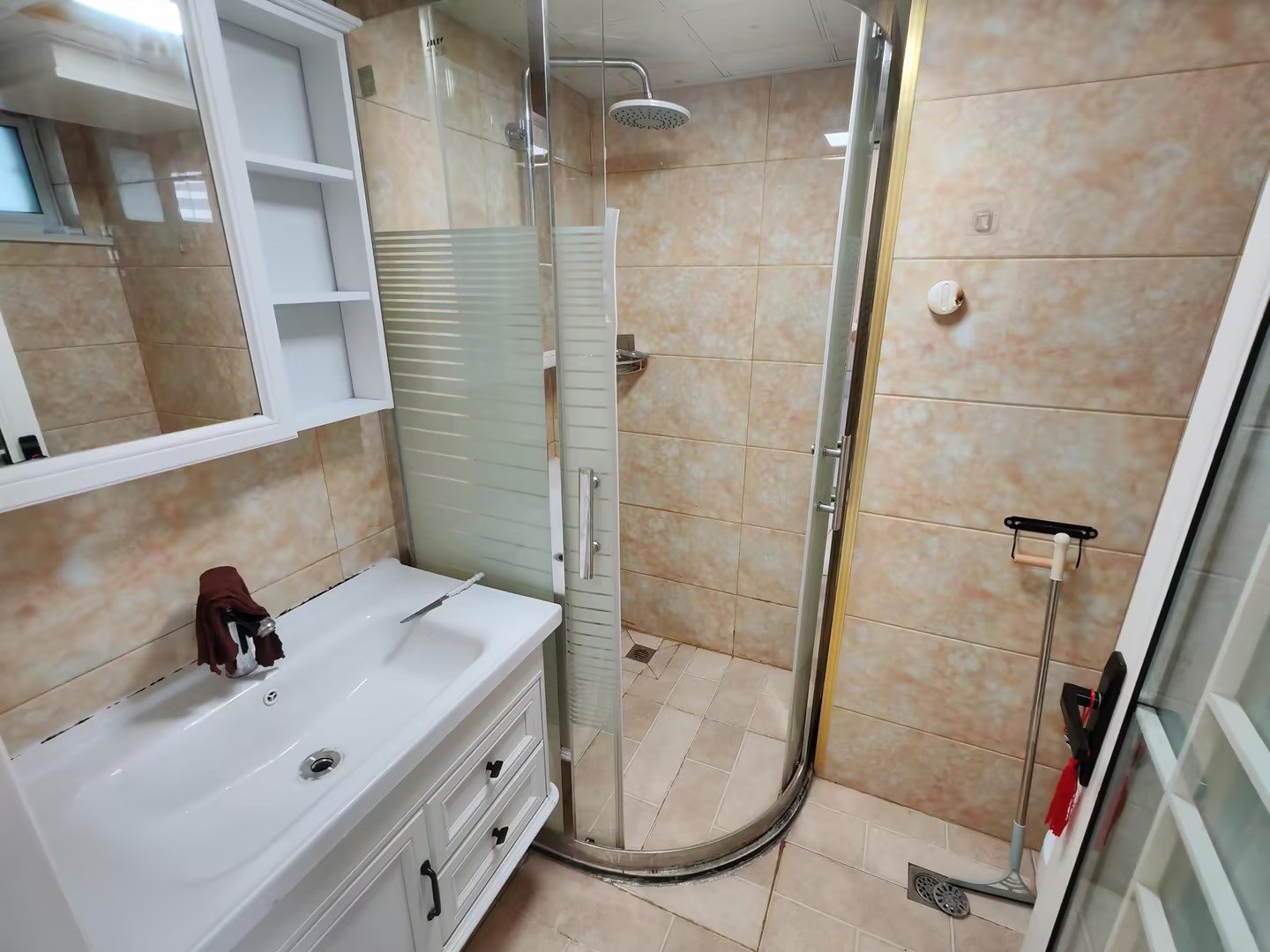 金海岸国际广场 2室1厅1卫 70m&sup2;