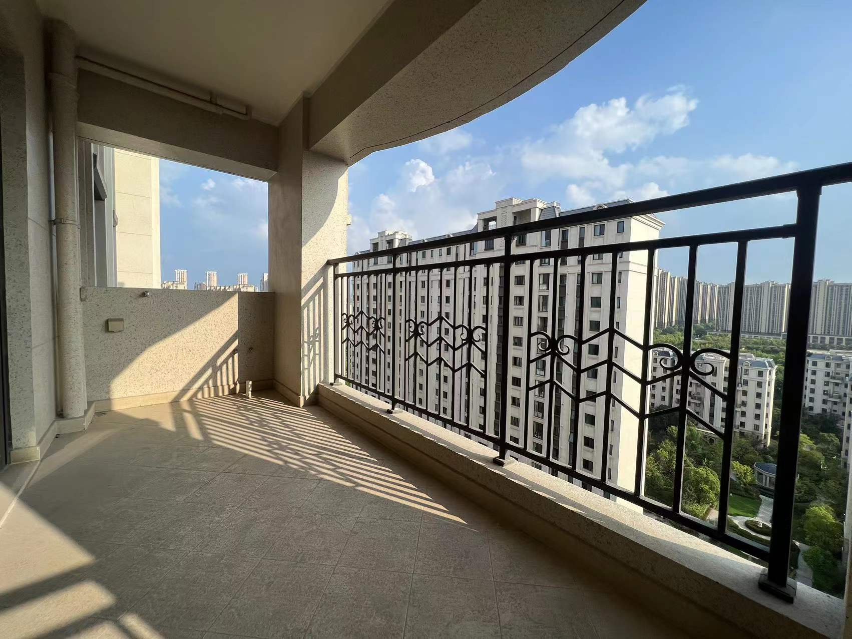 中海铂樾府 4室2厅3卫 174.5m&sup2;