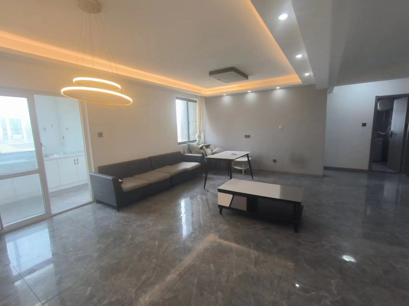 江景苑小区 3室2厅2卫 137.80m&sup2;