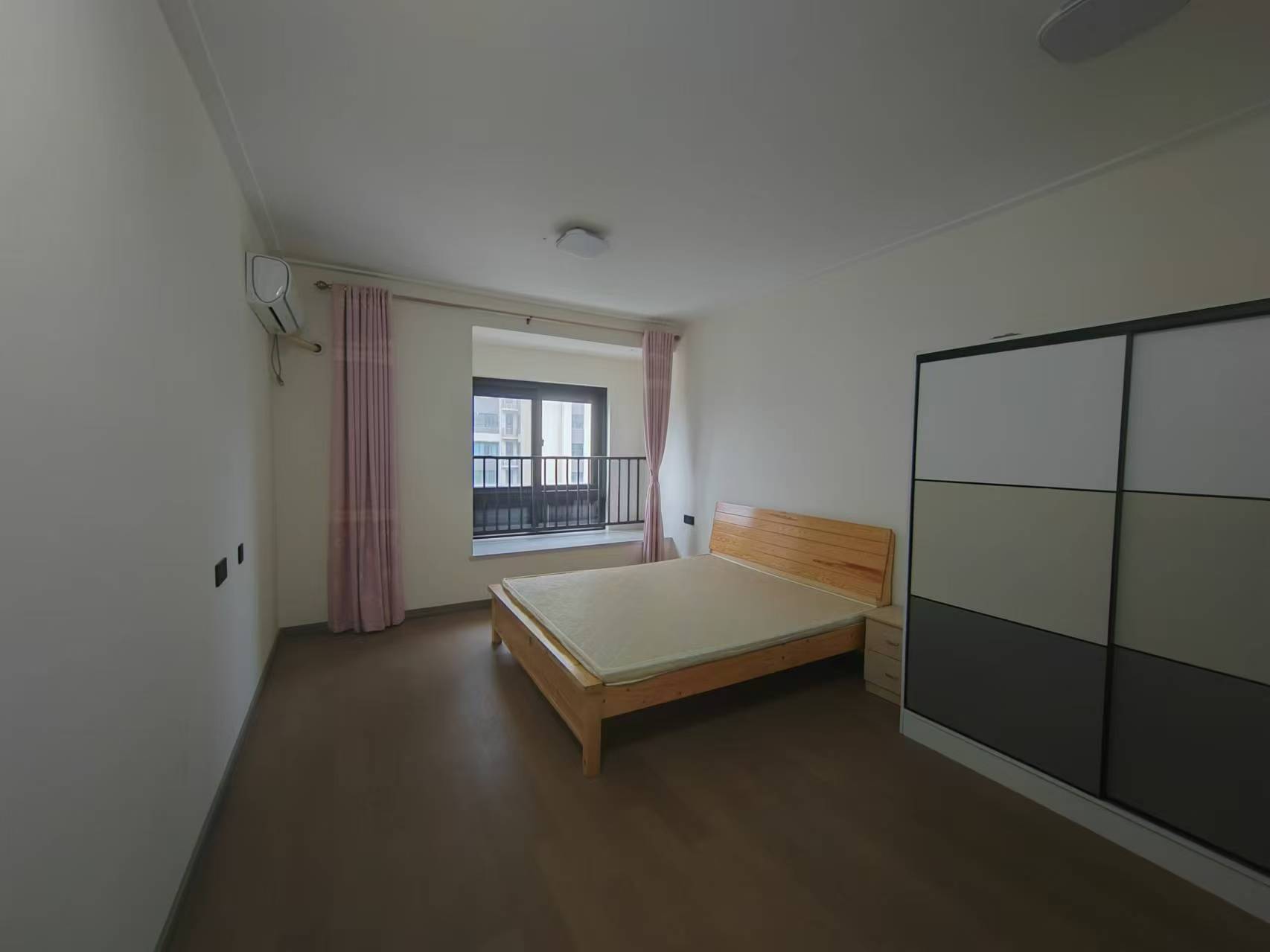 湖山源著 3室2厅2卫 124m&sup2;