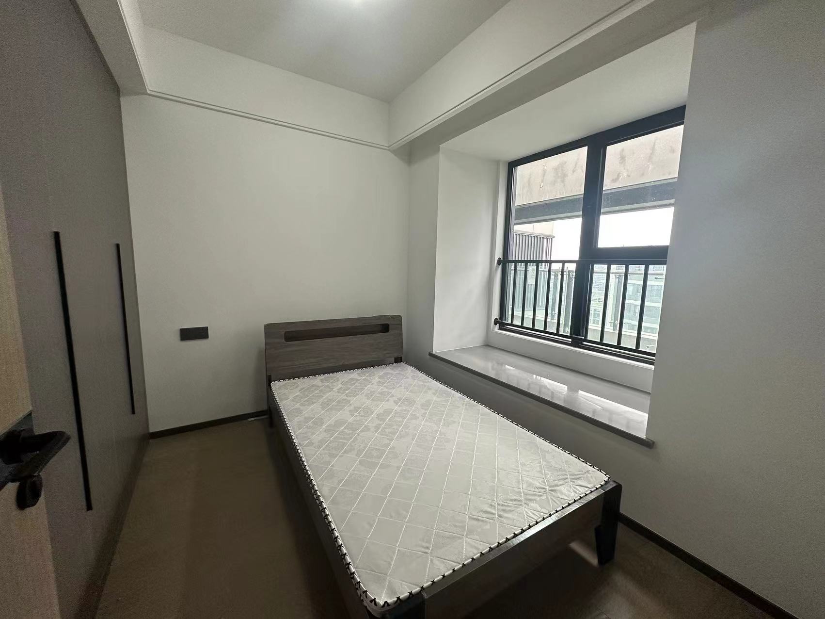 滨江道江园 3室2厅1卫 104m&sup2;