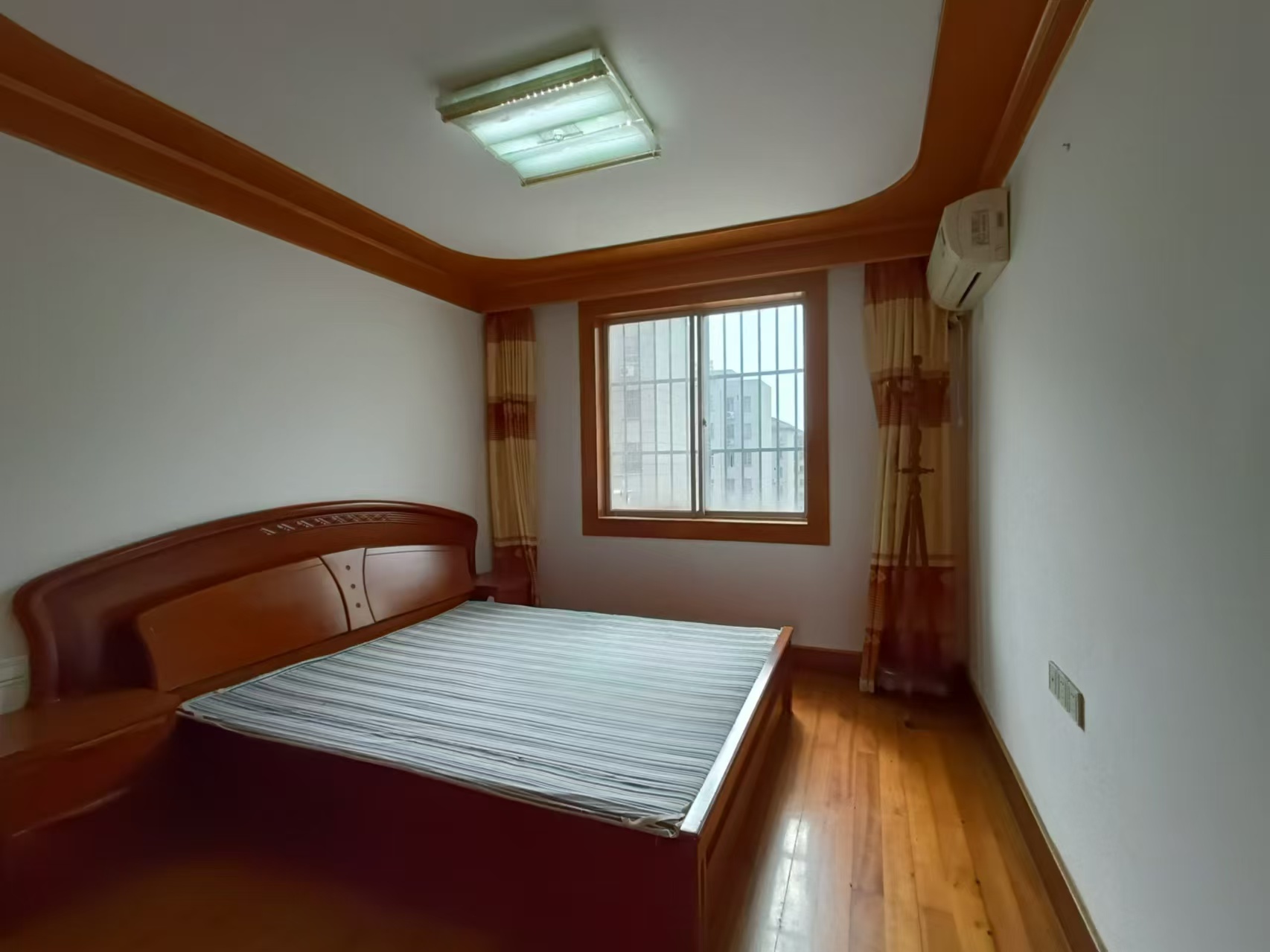 越江新村 3室2厅1卫 81m&sup2;