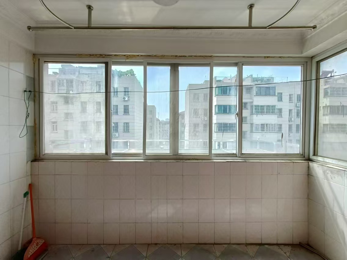 越江新村 3室2厅1卫 81m&sup2;