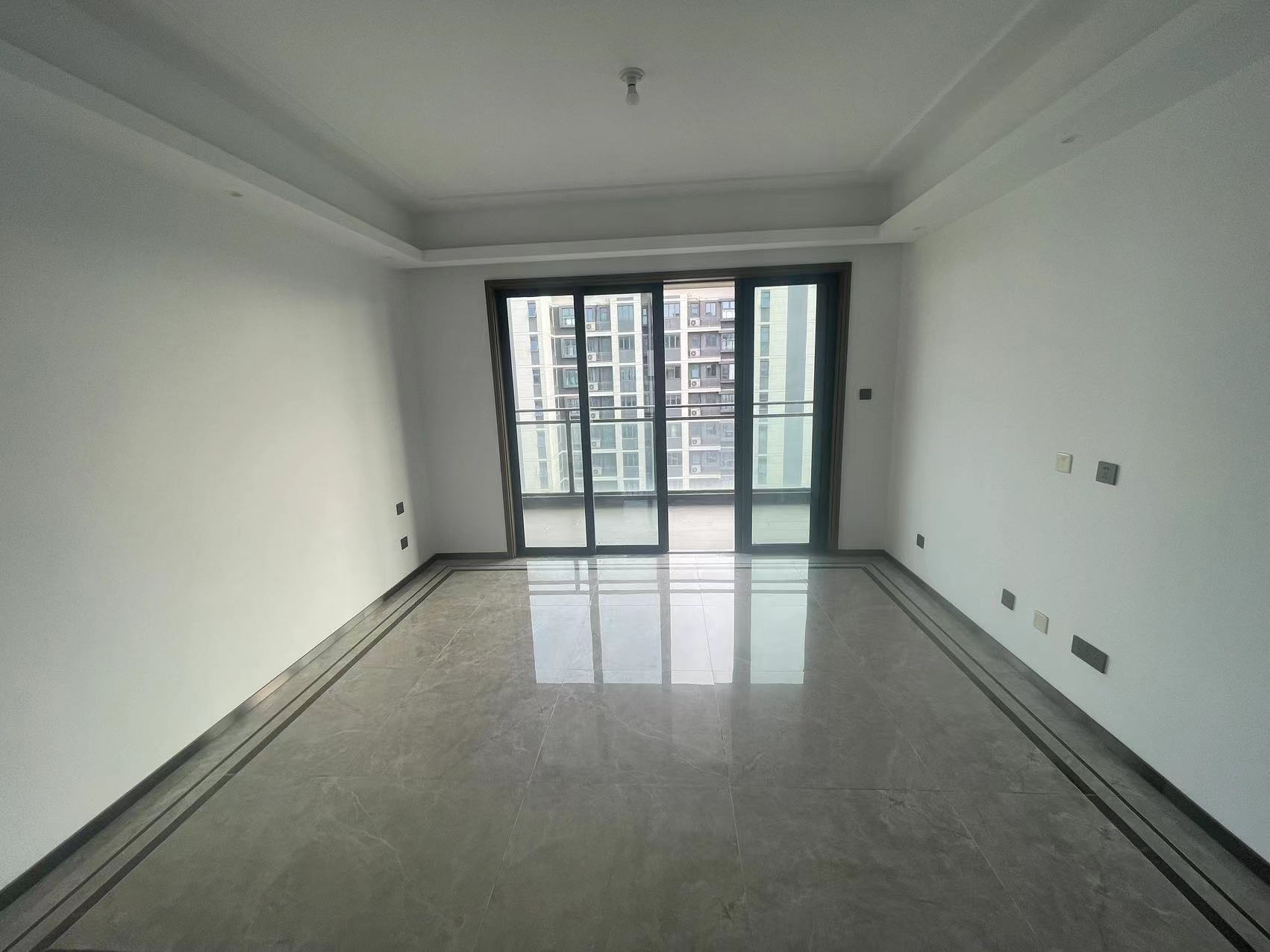 都会沁园 4室2厅2卫 149.9m&sup2;